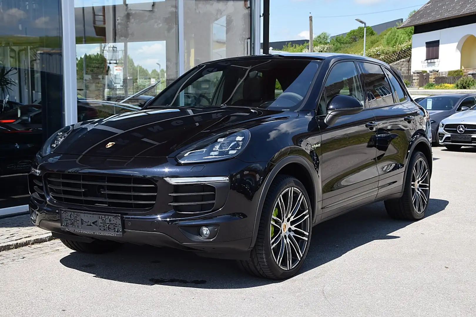 Porsche Cayenne 3.0 E-Hybrid Schwarz - 2