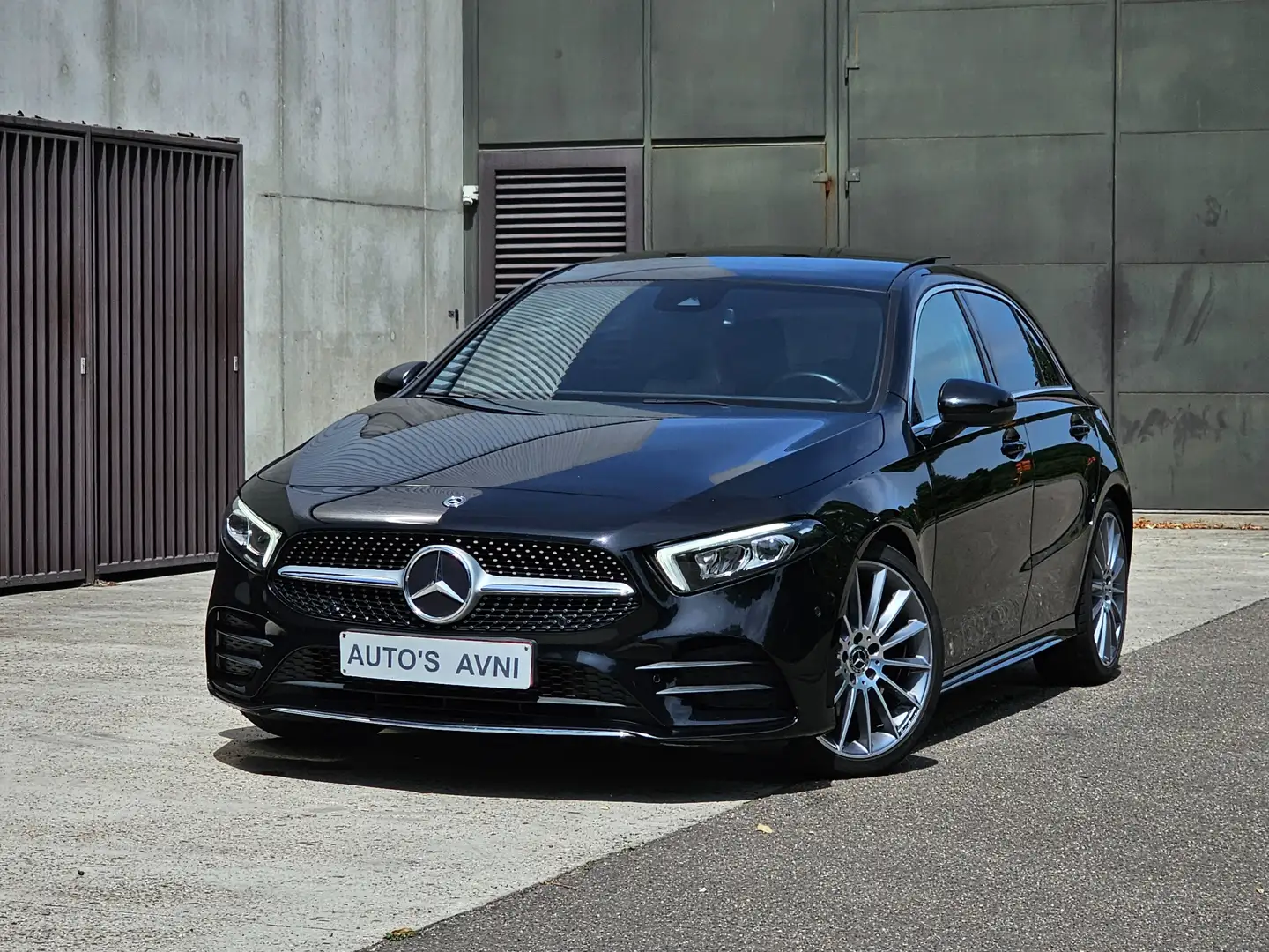 Mercedes-Benz A 180 benzine automaat amg-line*93150km*nette wagen!! Zwart - 1