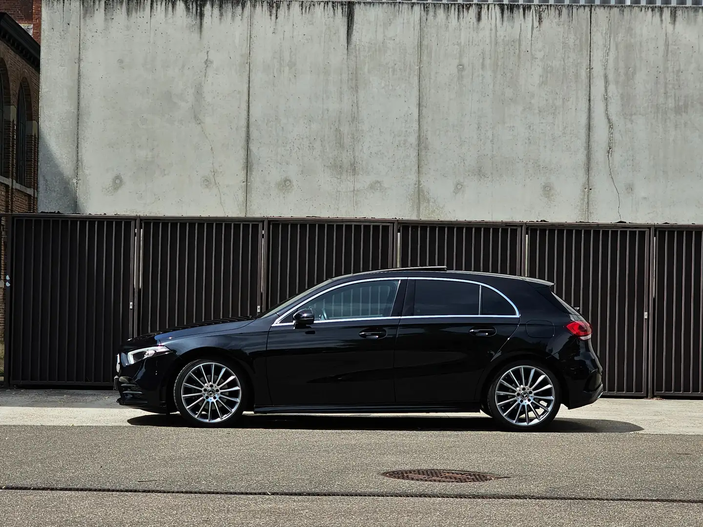 Mercedes-Benz A 180 benzine automaat amg-line*93150km*nette wagen!! Zwart - 2