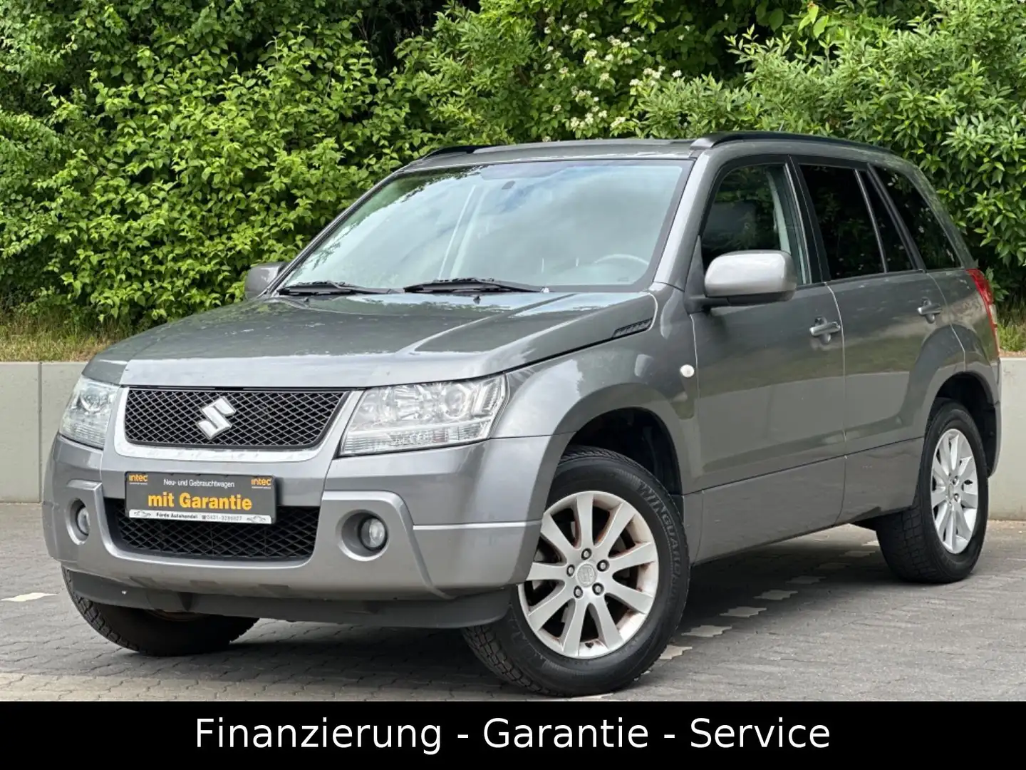 Suzuki Grand Vitara 2.0 4X4/1 HAND/TÜV NEU/LEDER/AHK/SD Сірий - 1