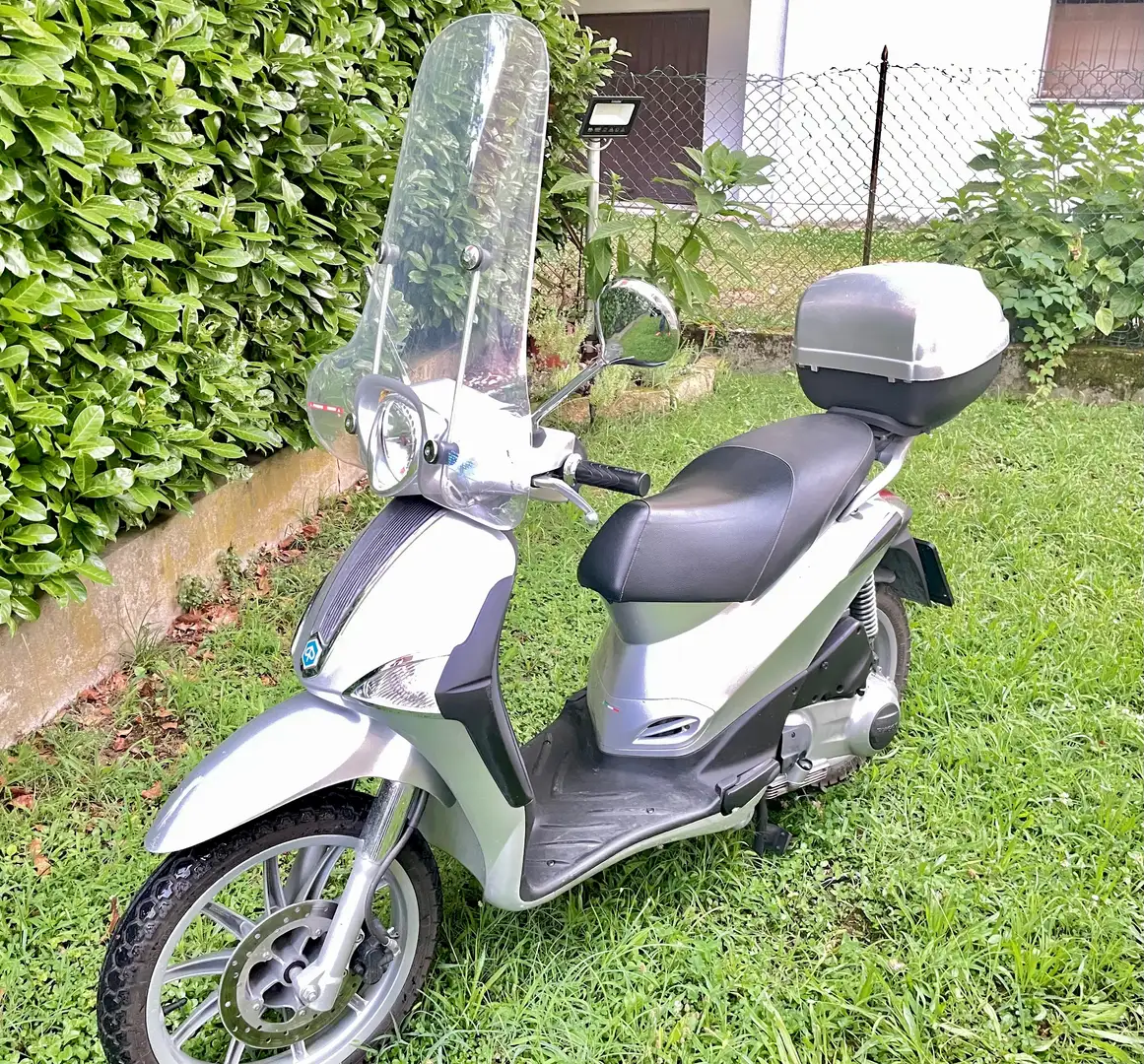 Piaggio Liberty 125 Zilver - 1