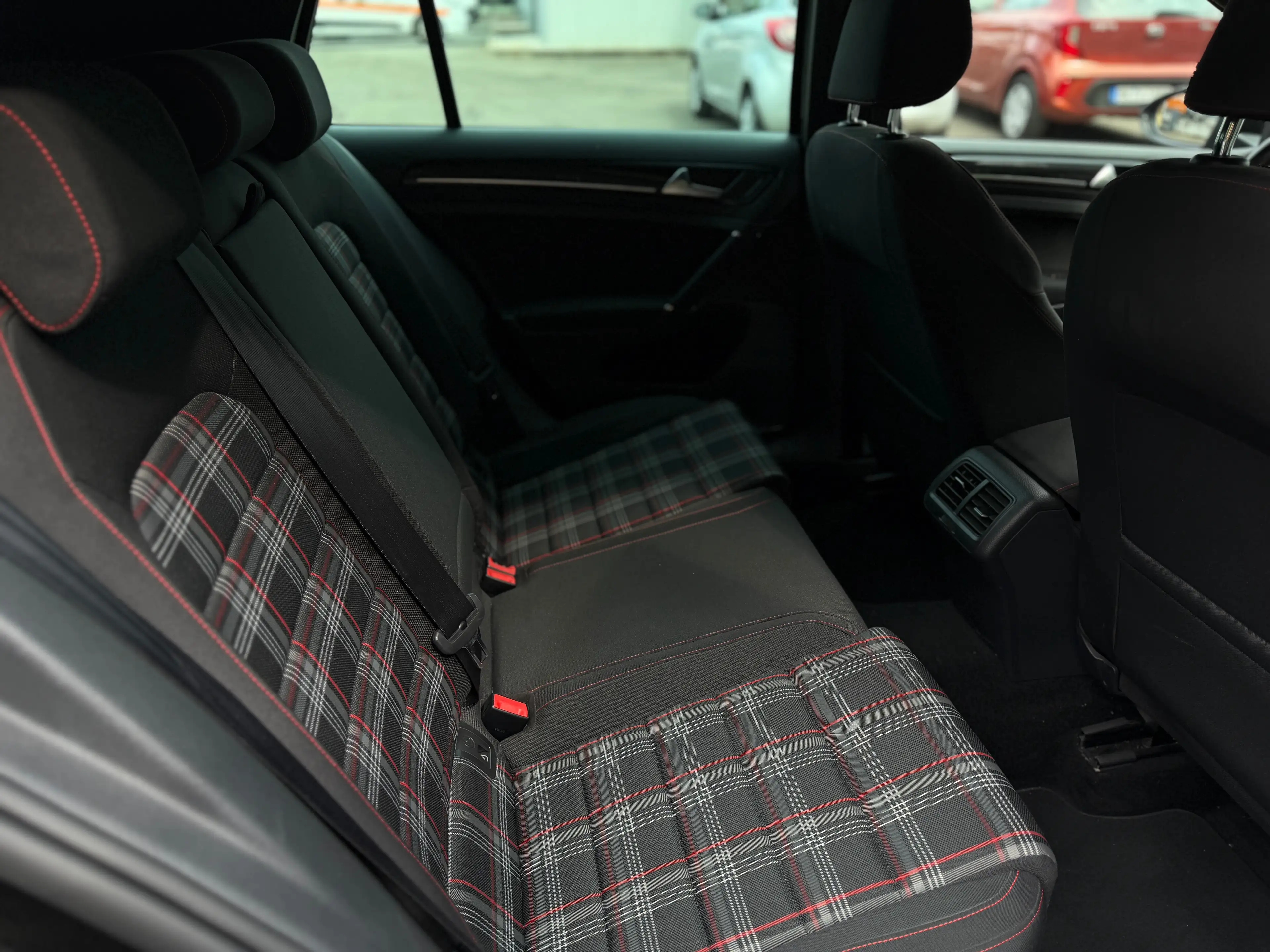 Volkswagen Golf GTI Golf VII 5-Türer BlueMotion Technology — photo 9