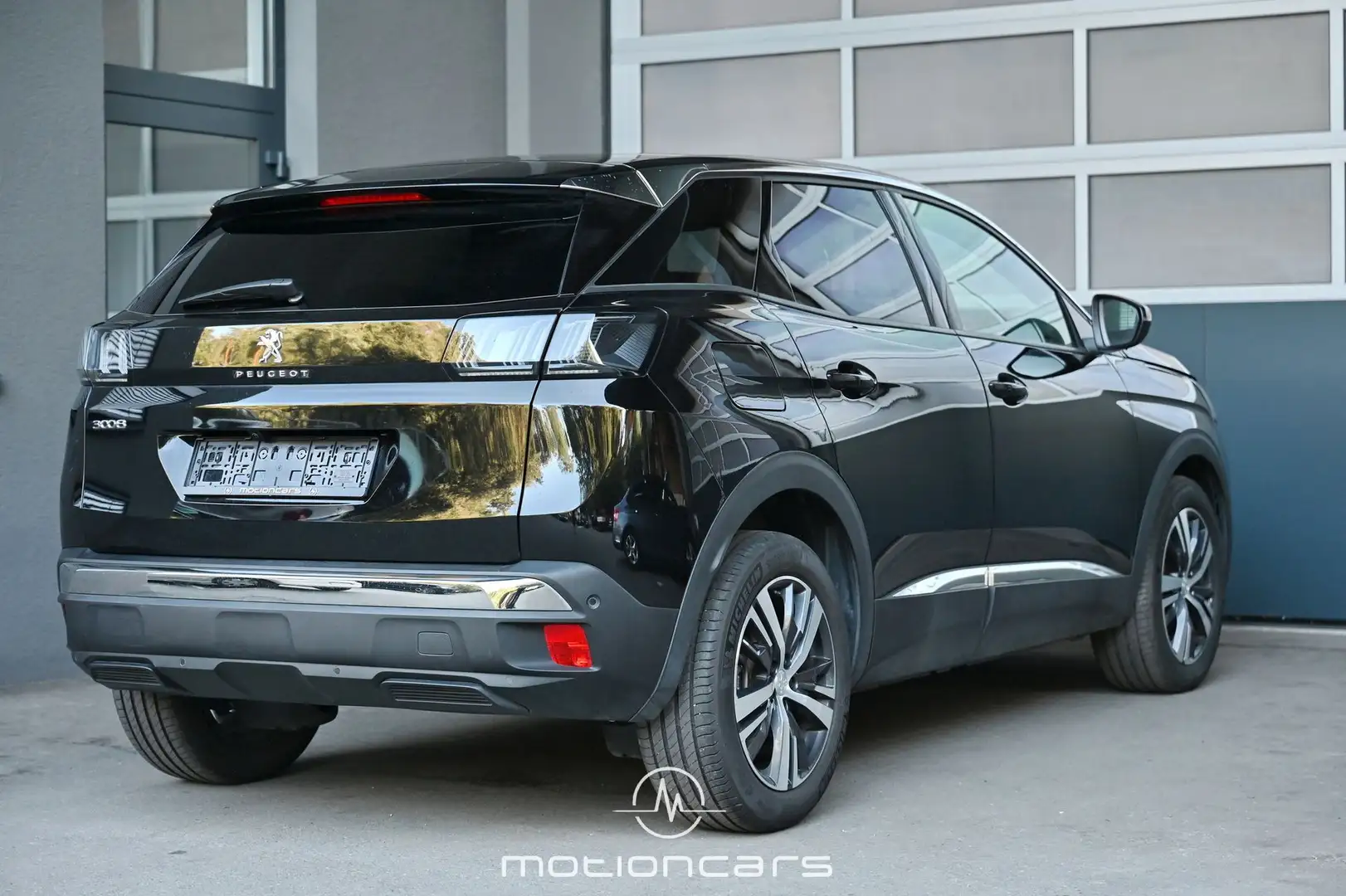 Peugeot 3008 1.2 PureTech 130 Allure Schwarz - 2