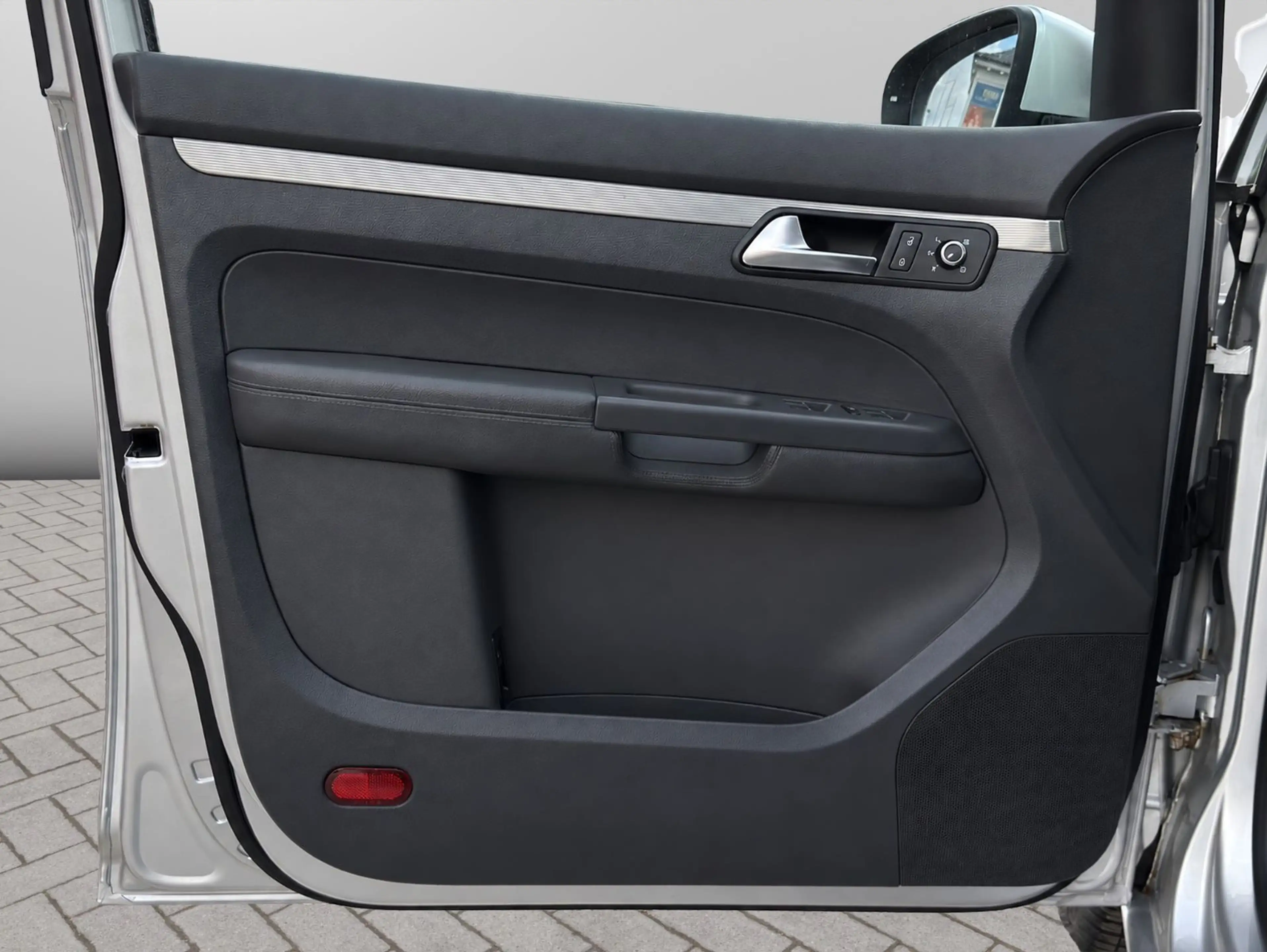 Volkswagen Touran 1.4 TSI DSG Highline *1.HAND*LEDER*RCAM* — photo 14