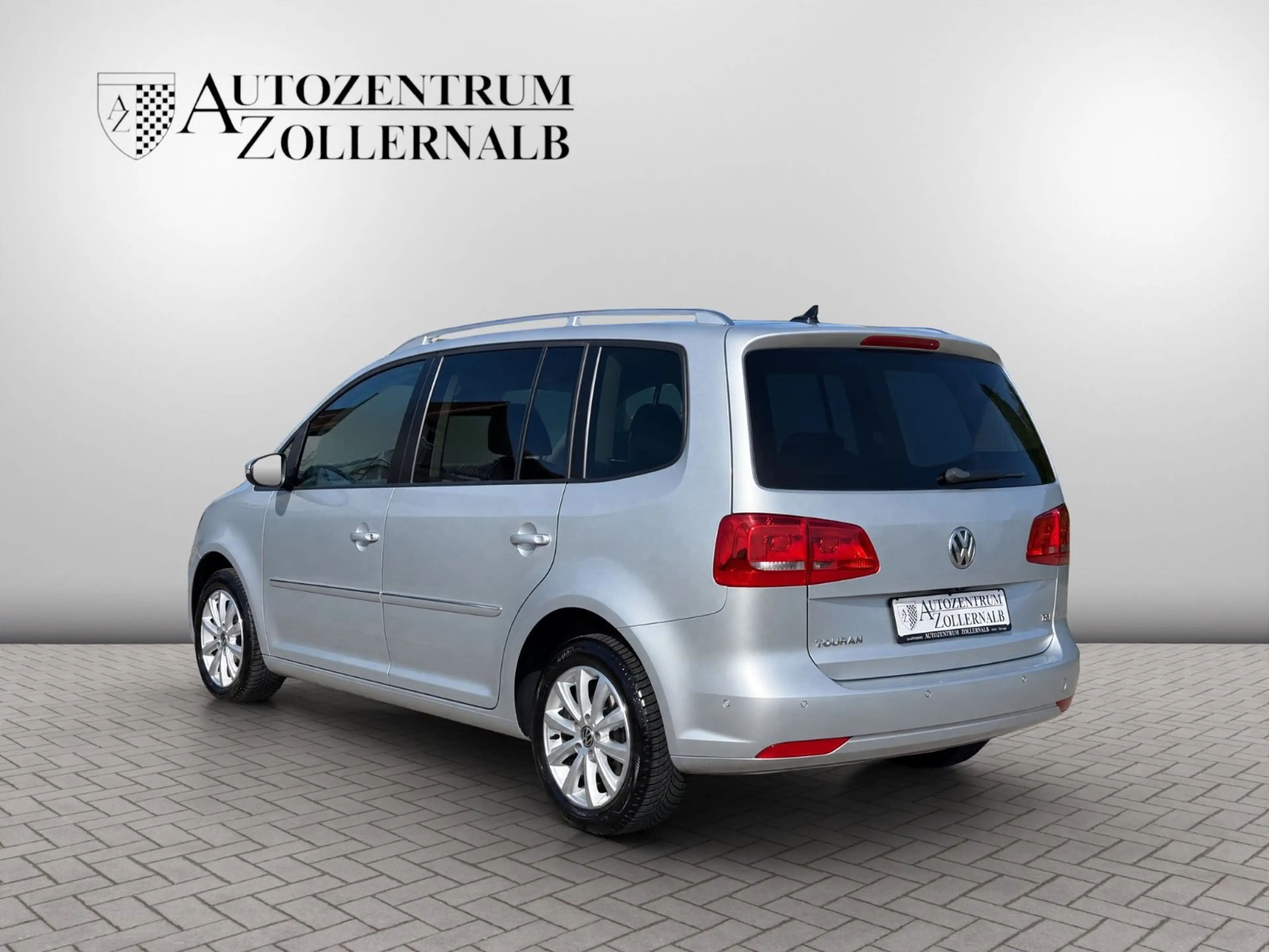 Volkswagen Touran 1.4 TSI DSG Highline *1.HAND*LEDER*RCAM* — photo 4
