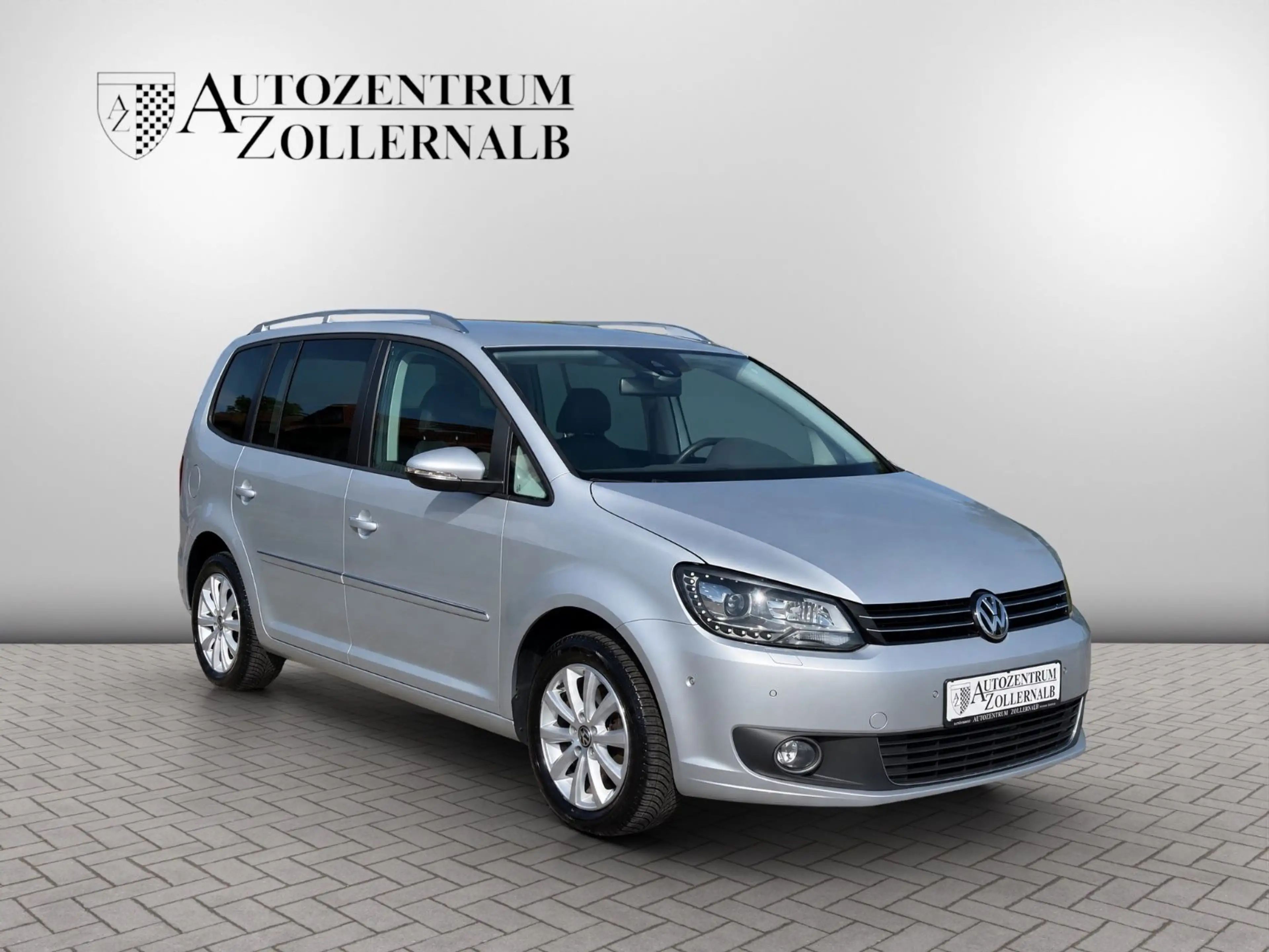Volkswagen Touran 1.4 TSI DSG Highline *1.HAND*LEDER*RCAM* — photo 8