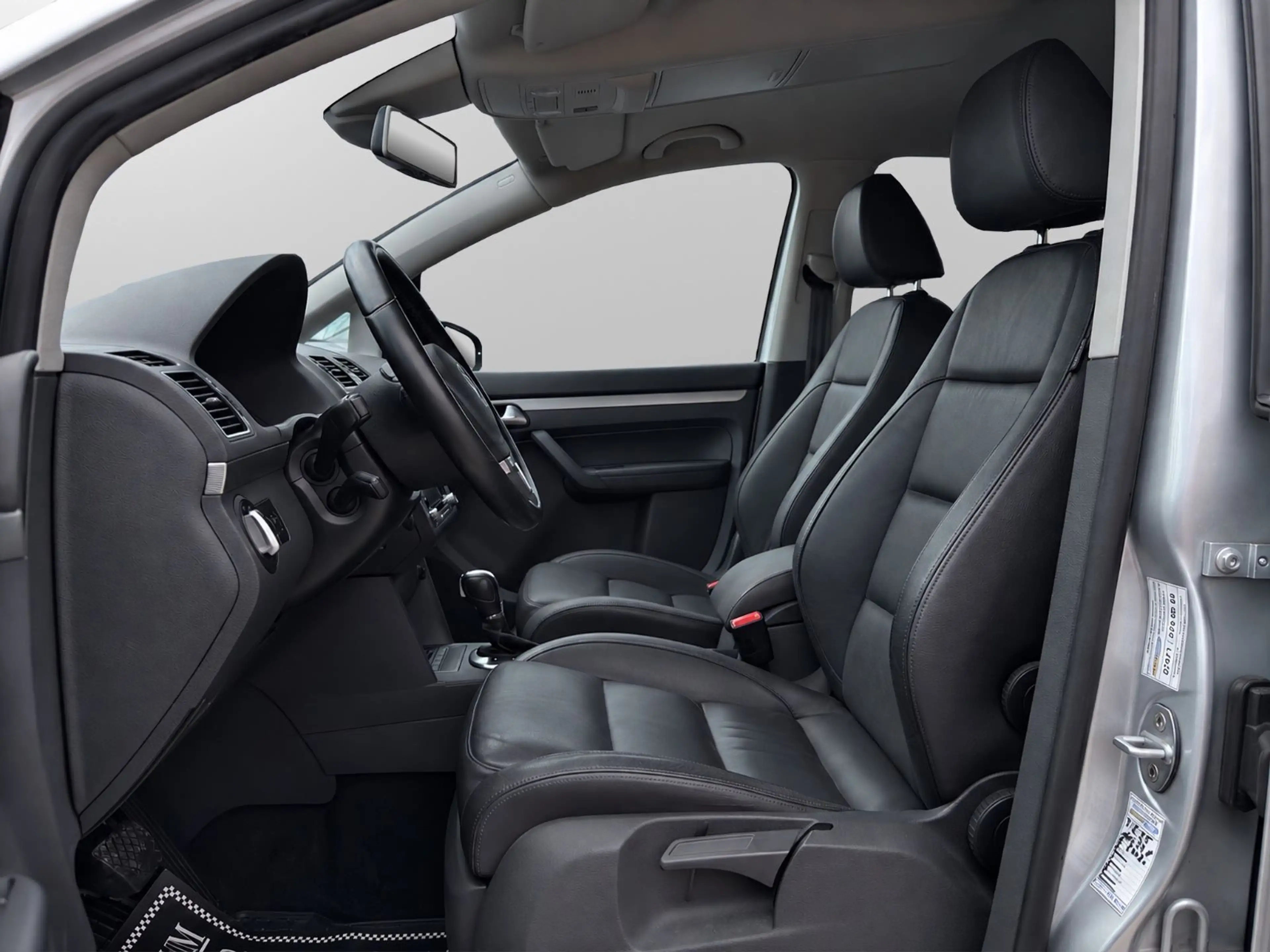 Volkswagen Touran 1.4 TSI DSG Highline *1.HAND*LEDER*RCAM* — photo 11