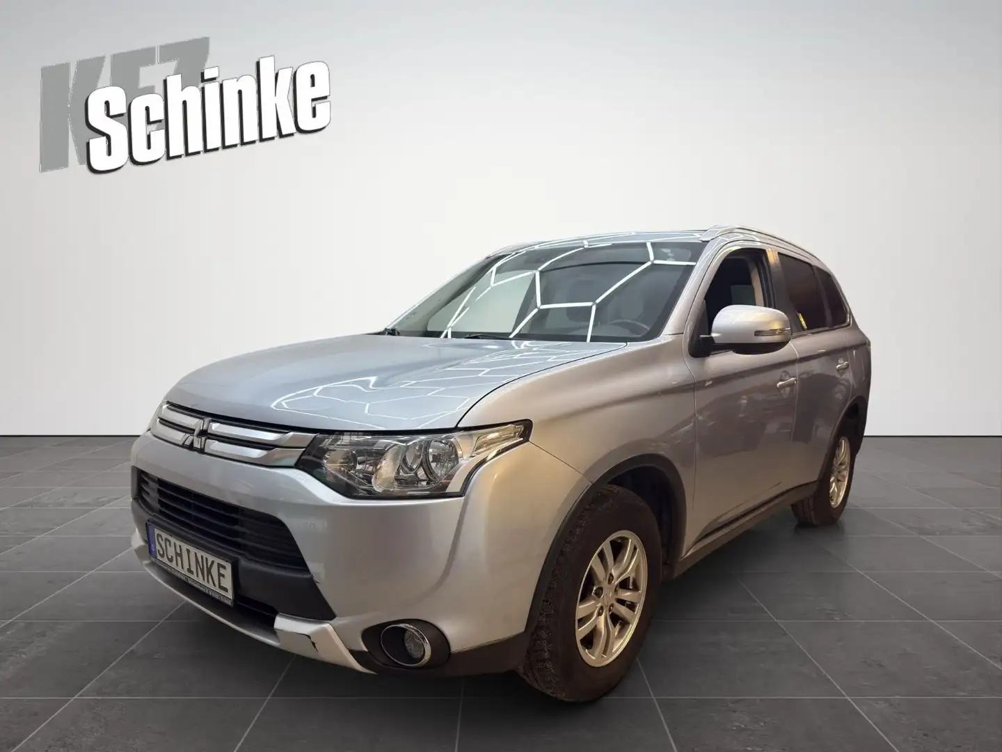 Mitsubishi Outlander Diamant Edition 4WD Silber - 1