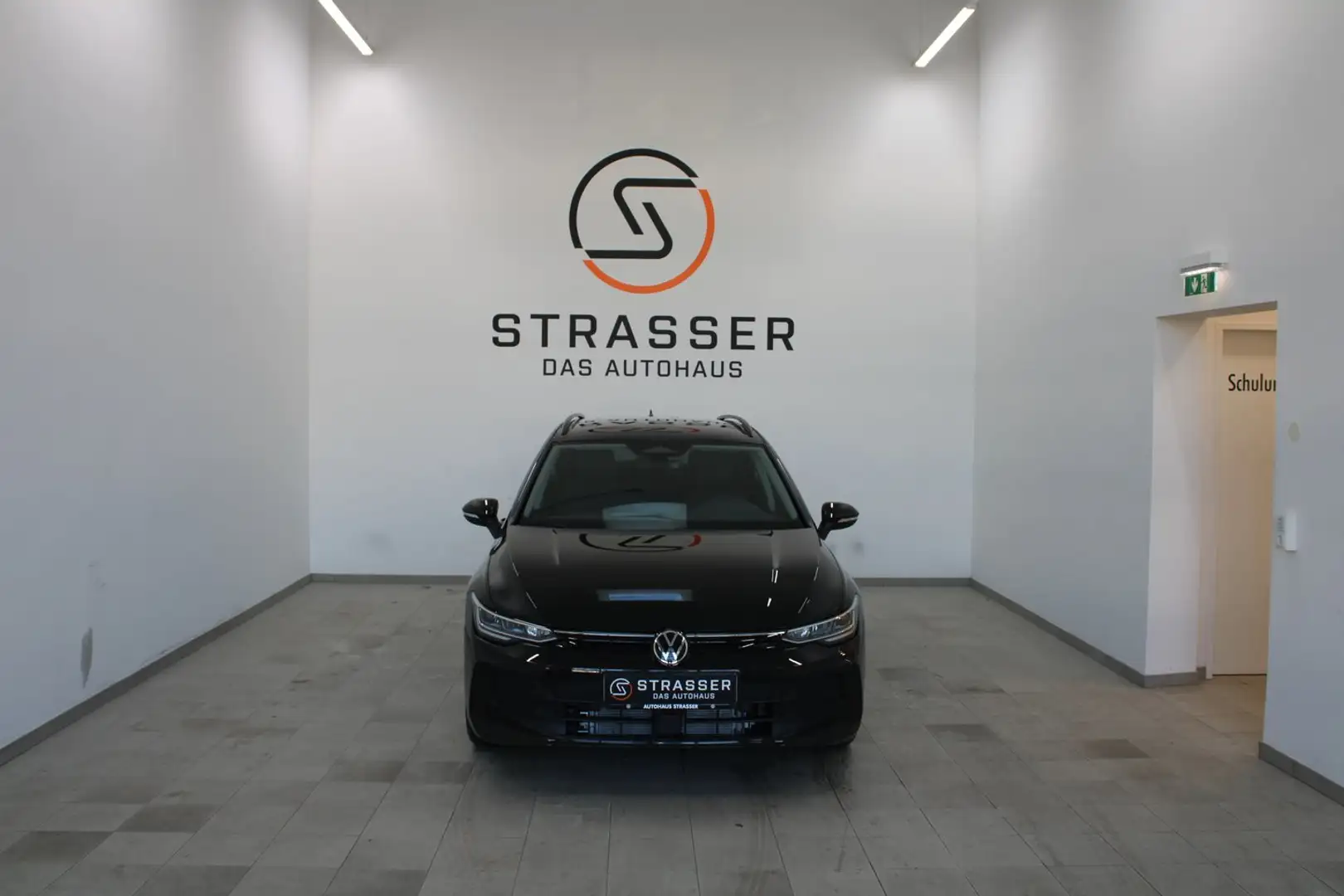 Volkswagen Golf Variant 4Me TSI Schwarz - 2