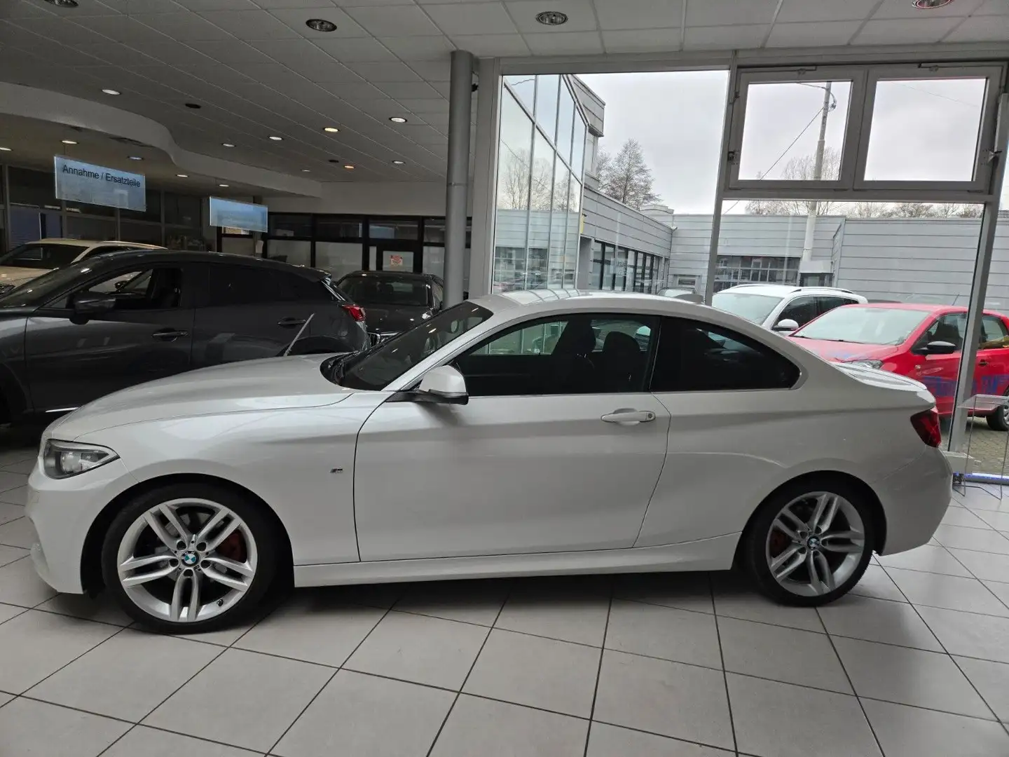 BMW 225 2 Coupe d M Sport Paket *SONDERLACK* Alb - 2