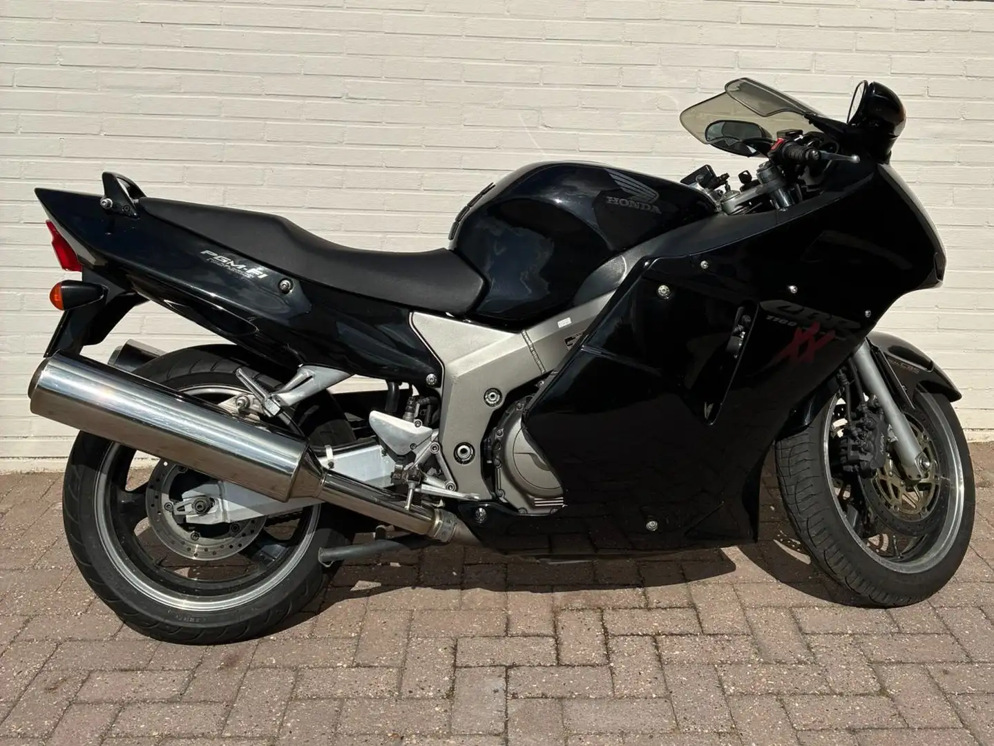 Honda CBR 1100 XX Super Blackbird Noir - 1