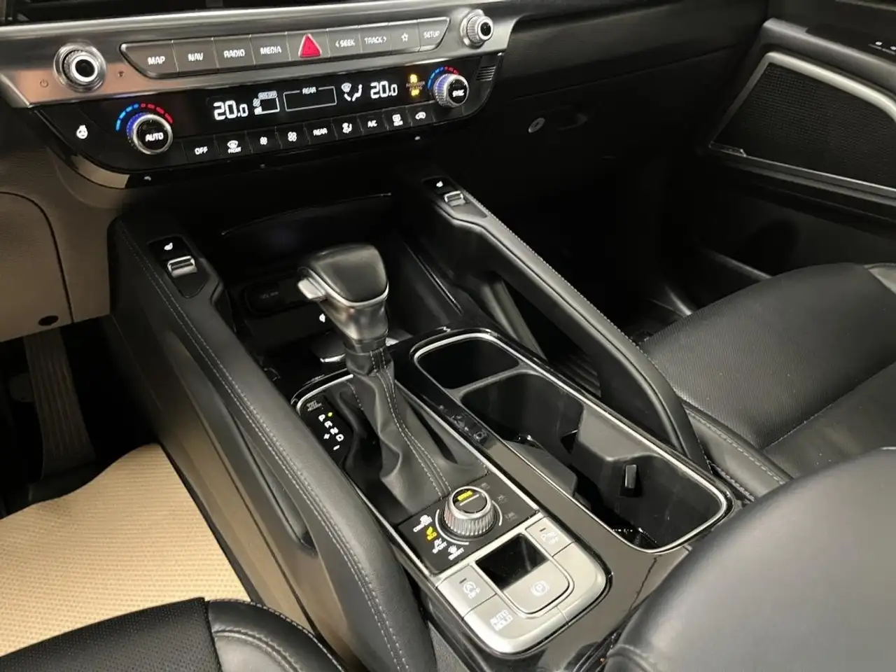 Kia Telluride снимка Kia Telluride