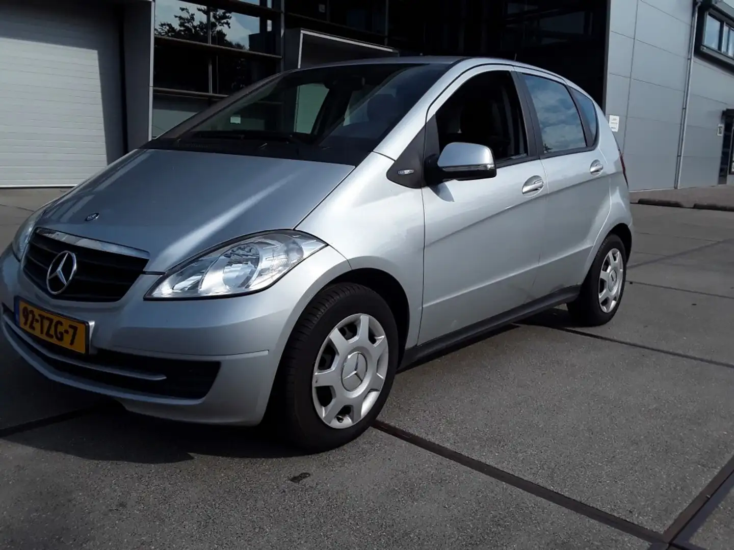 Mercedes-Benz 160 BLUEEFF BNS CL. Grijs - 1