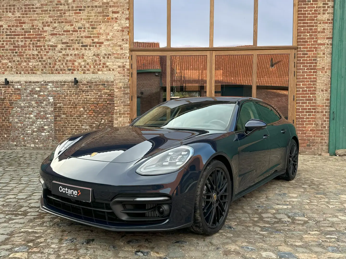 Porsche Panamera Panamera 4 E-Hybrid Sport Turismo Blauw - 1