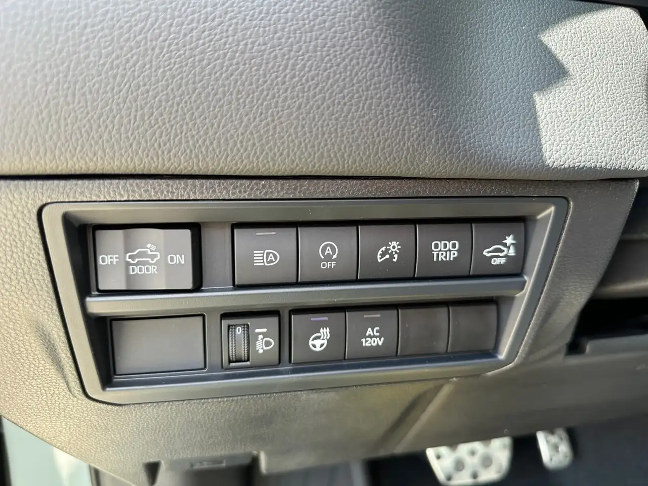Toyota Tundra снимка Toyota Tundra