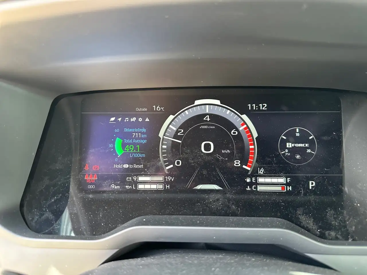 Toyota Tundra снимка Toyota Tundra