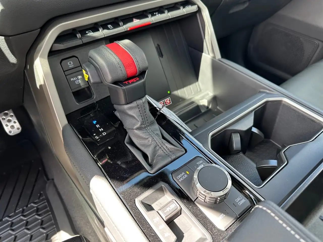 Toyota Tundra снимка Toyota Tundra