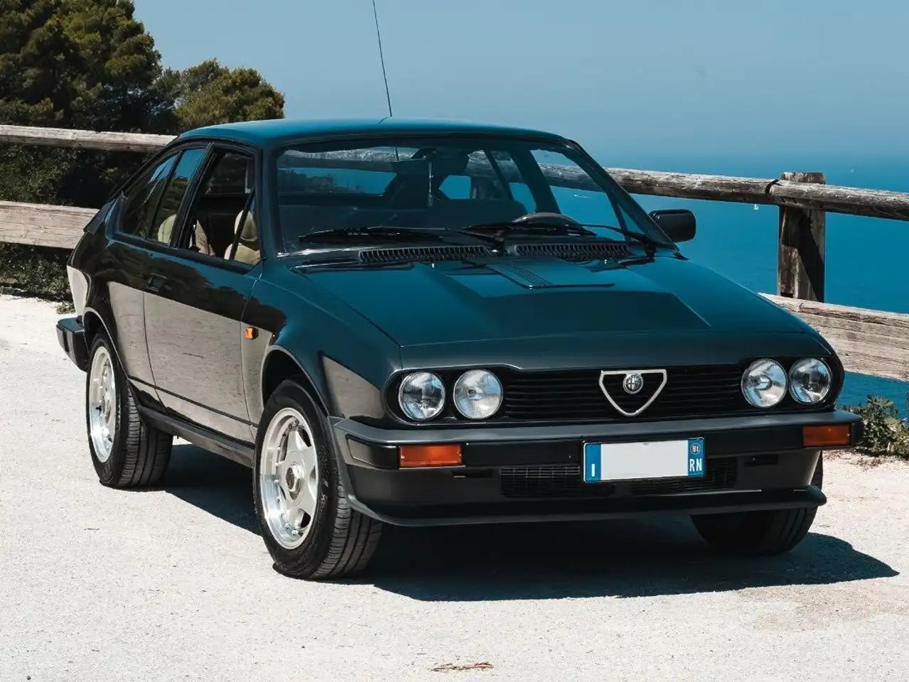Alfa Romeo GTV6 2.5i, foto 3