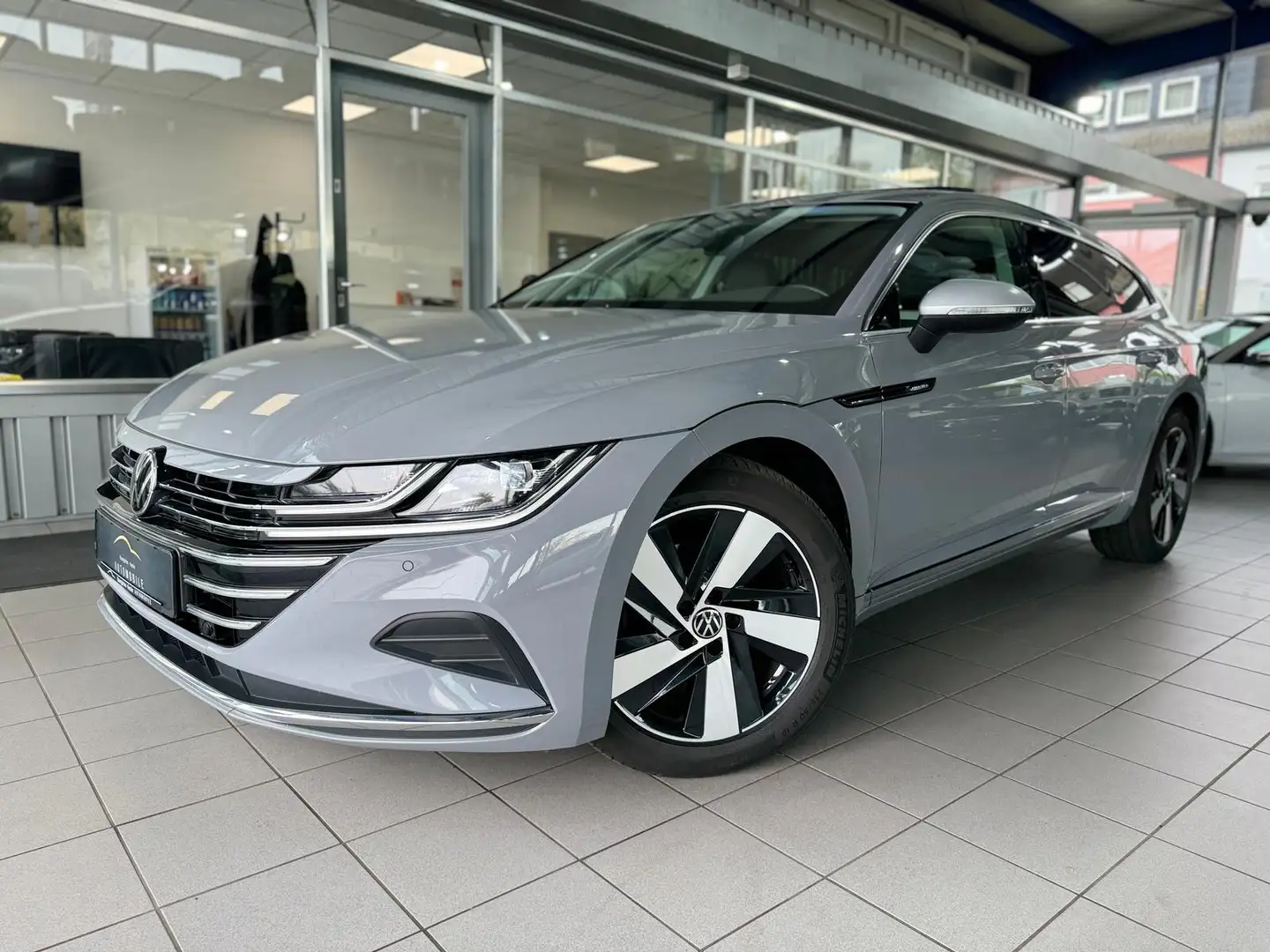 Volkswagen Arteon Elegance 2.0TDI DSG LED VIRTUAL PANO KAM Grau - 2