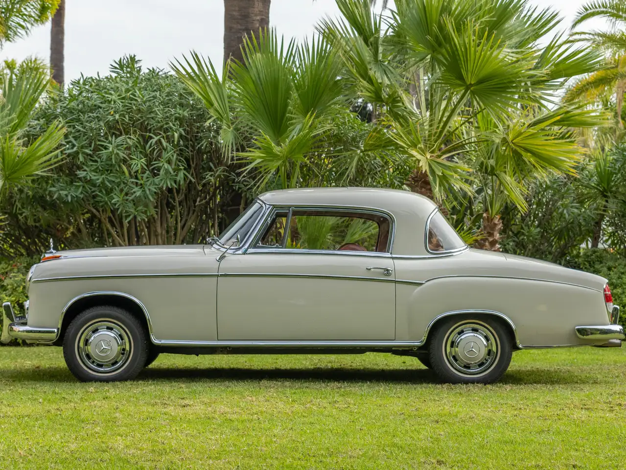 Mercedes-Benz 220 S Ponton W128, foto 4