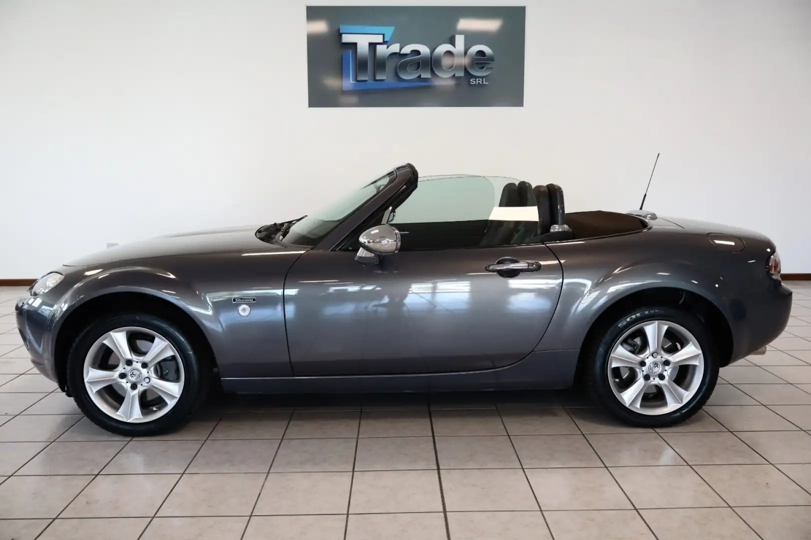 Mazda MX-5 Cabrio Gris - 1