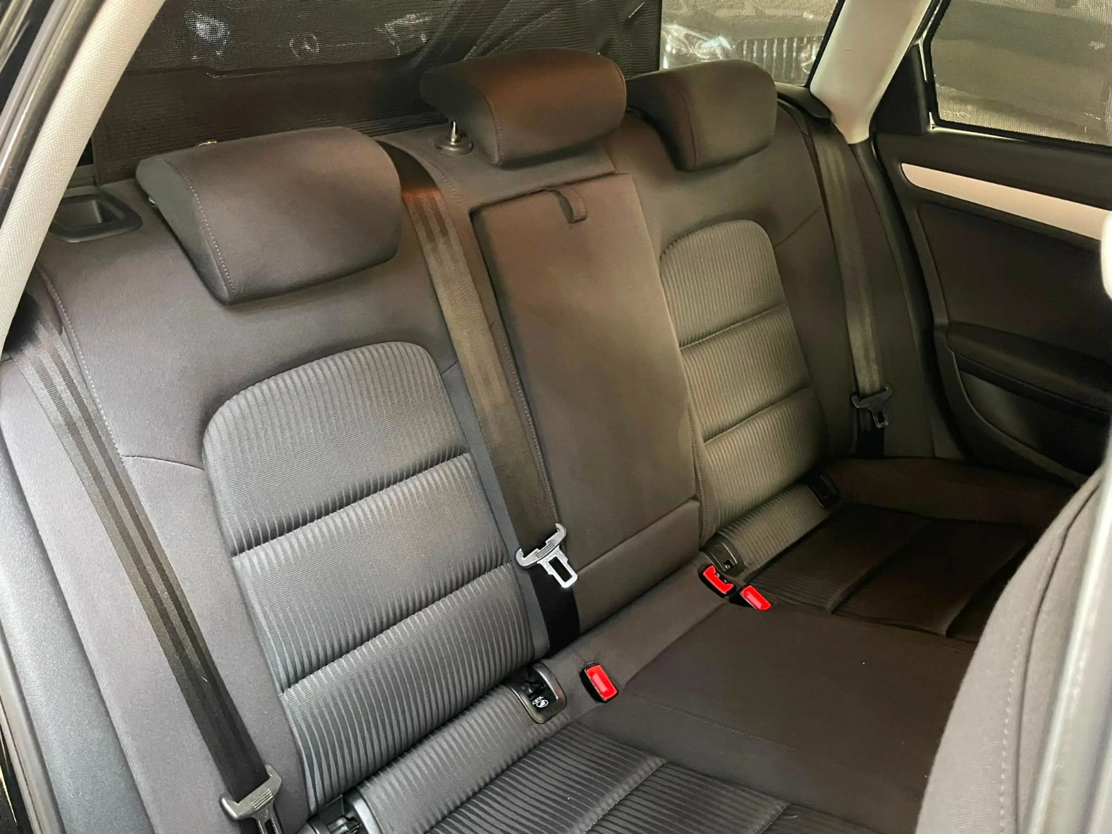 Audi A4 Avant Attraction S-LINE / AHK / XENON / NAVI — photo 15