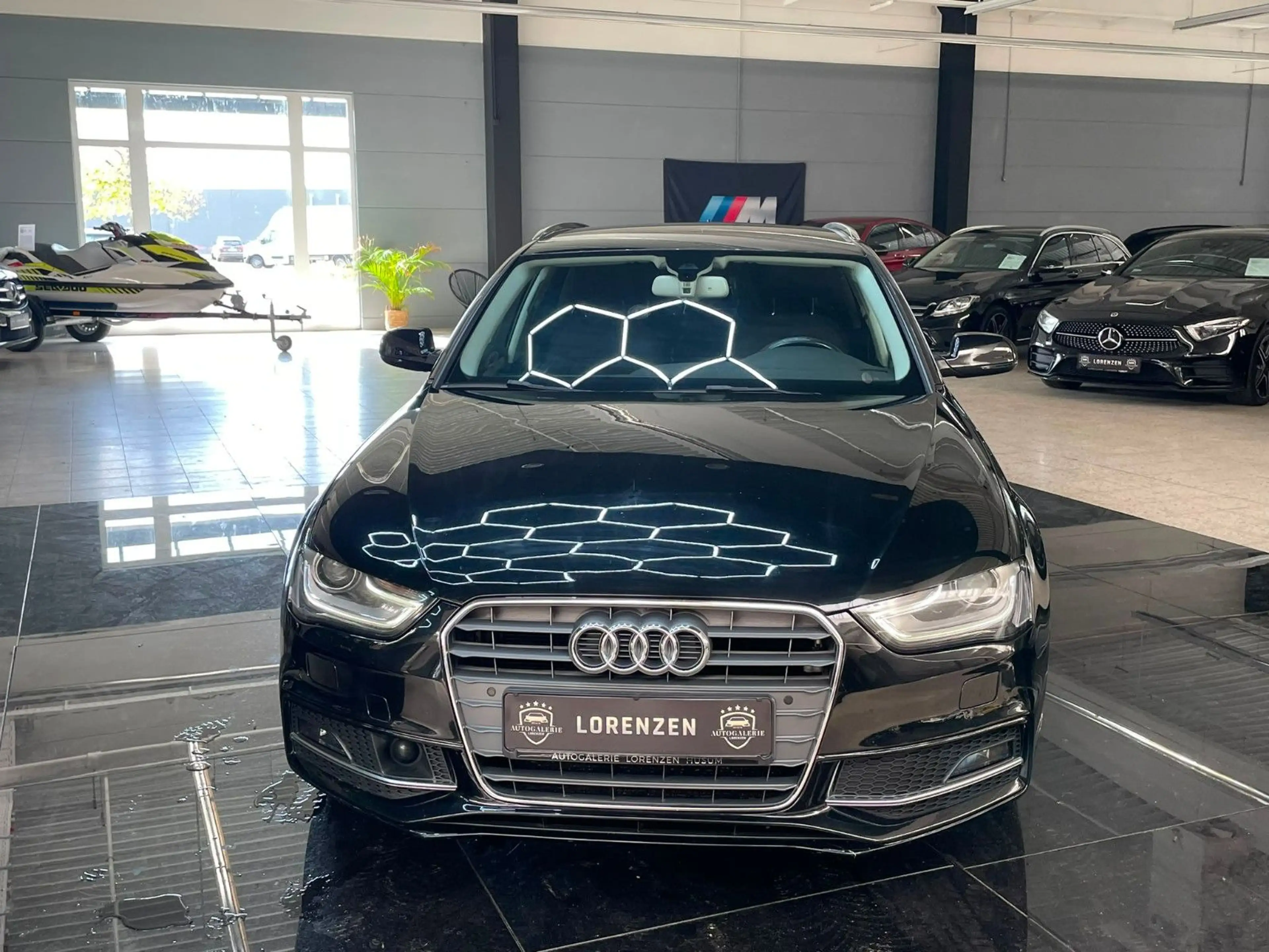 Audi A4 Avant Attraction S-LINE / AHK / XENON / NAVI — photo 3