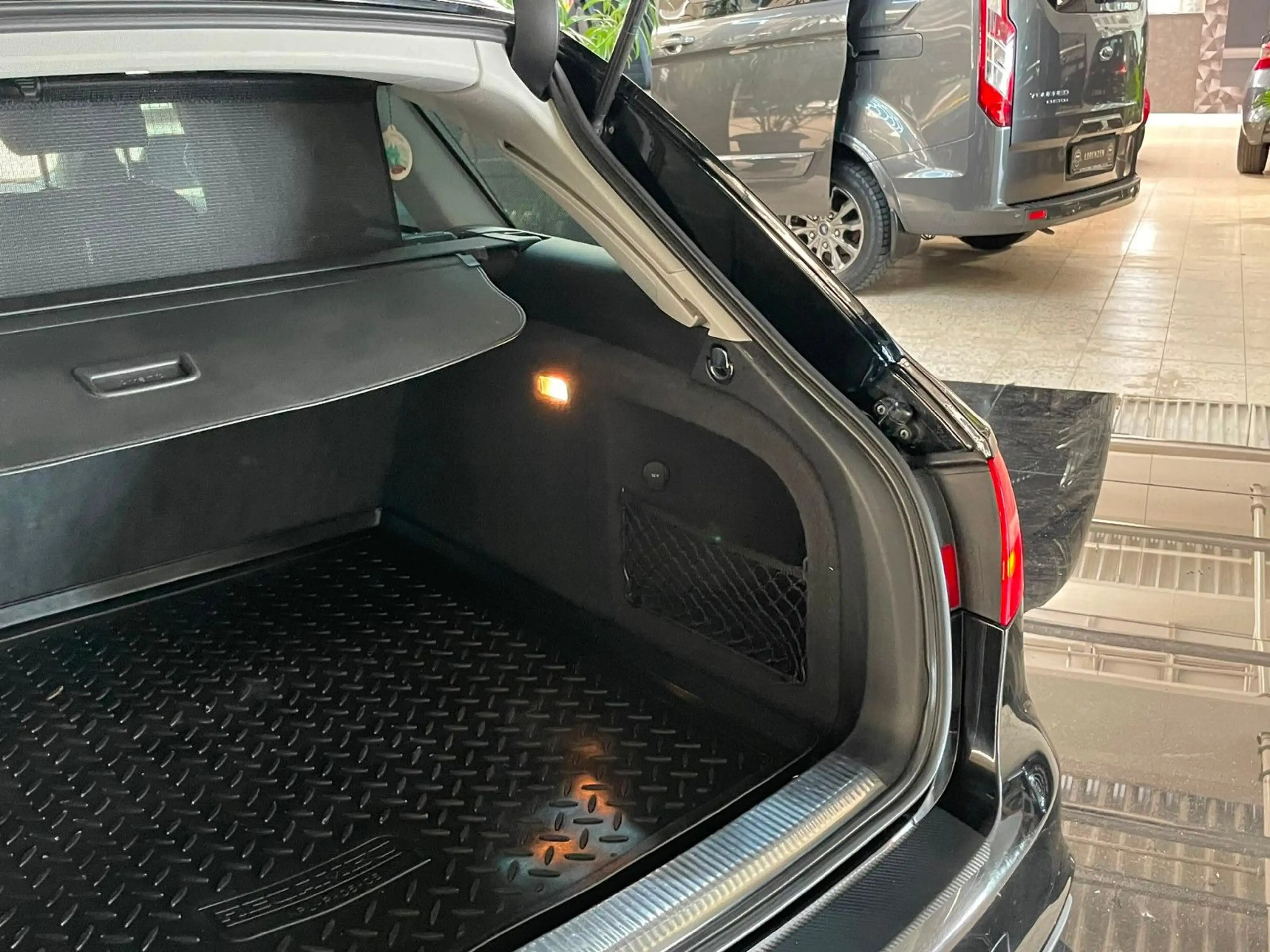 Audi A4 Avant Attraction S-LINE / AHK / XENON / NAVI — photo 10