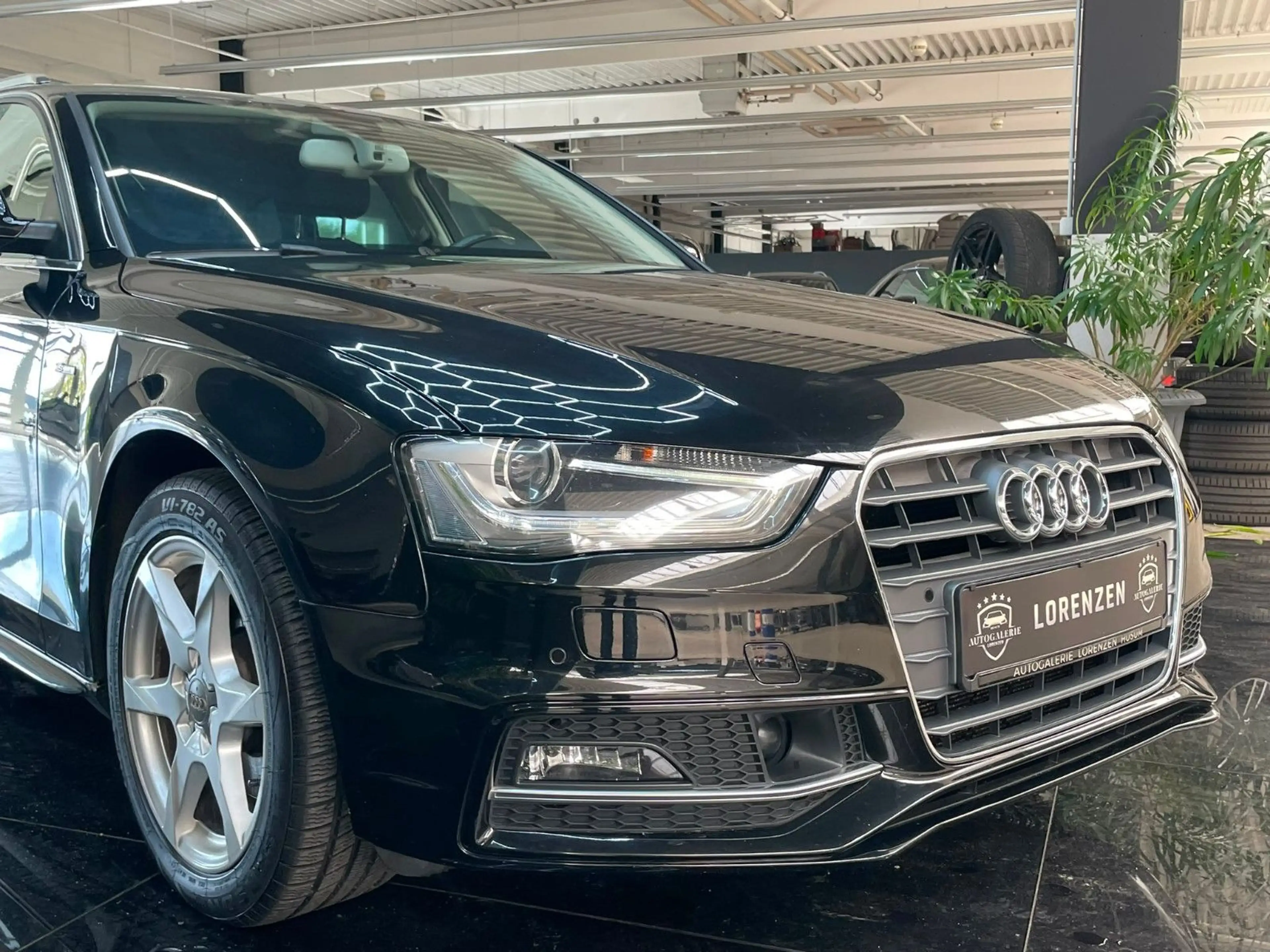 Audi A4 Avant Attraction S-LINE / AHK / XENON / NAVI — photo 5