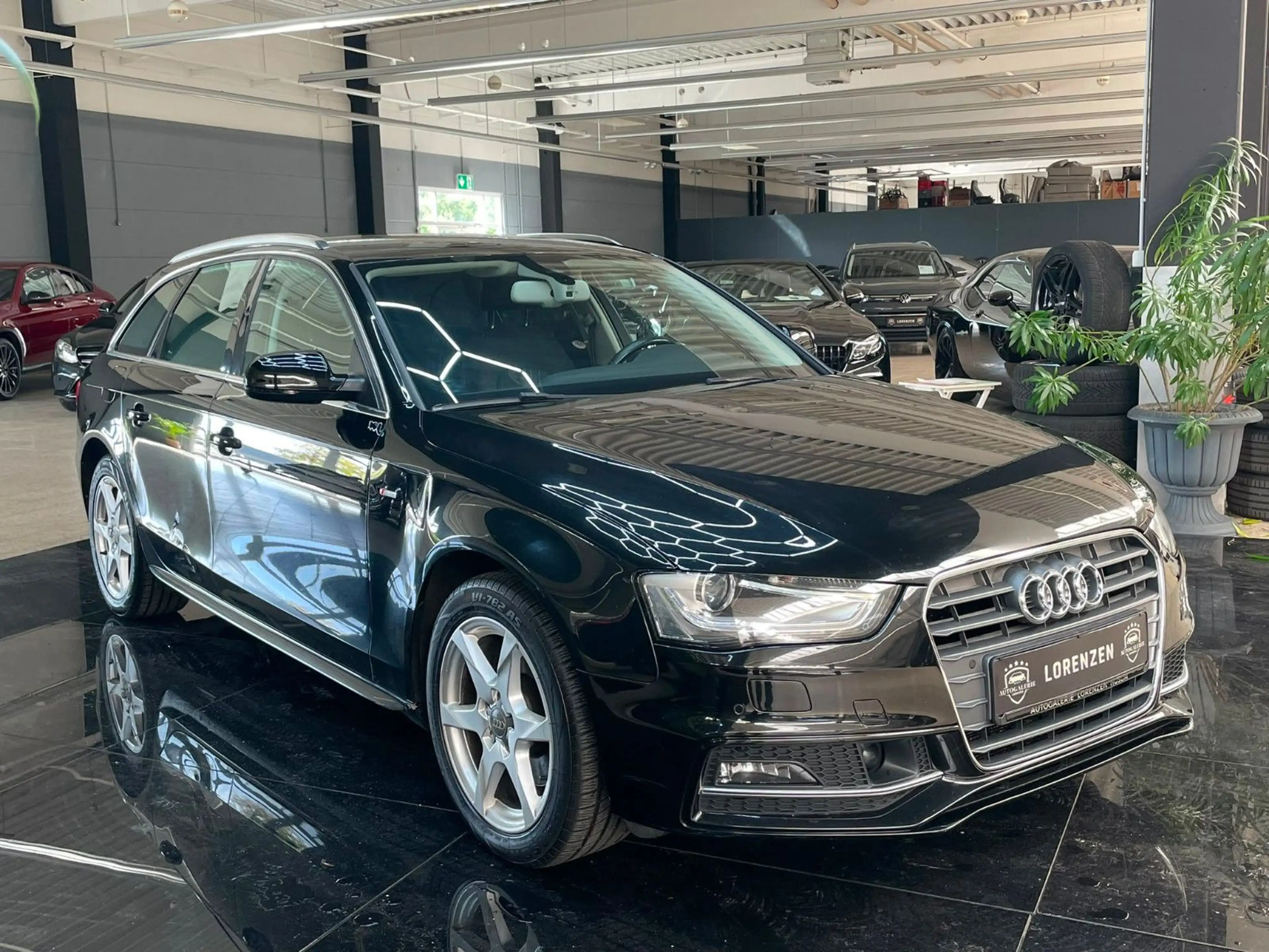 Audi A4 Avant Attraction S-LINE / AHK / XENON / NAVI — photo 4