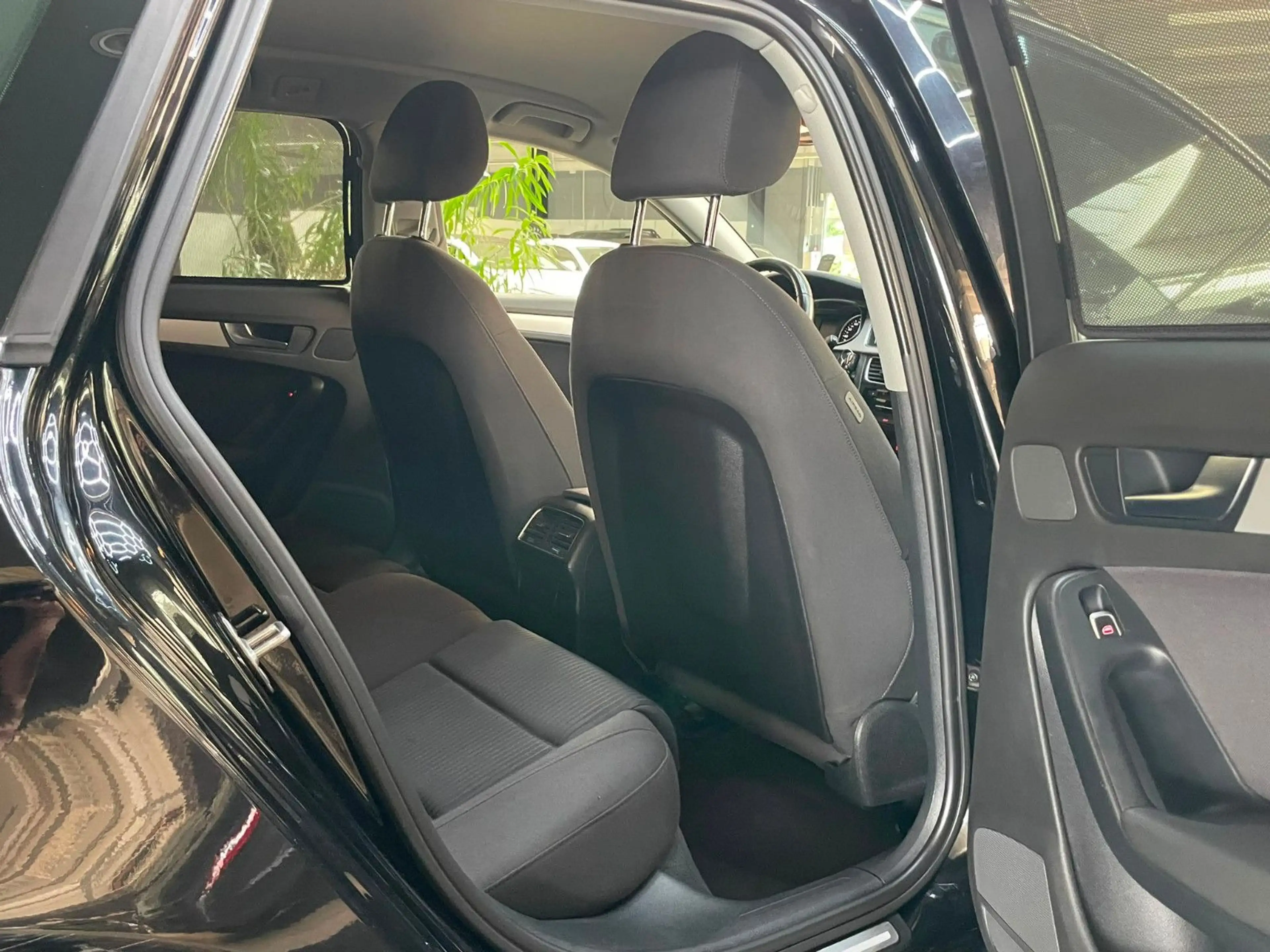 Audi A4 Avant Attraction S-LINE / AHK / XENON / NAVI — photo 14