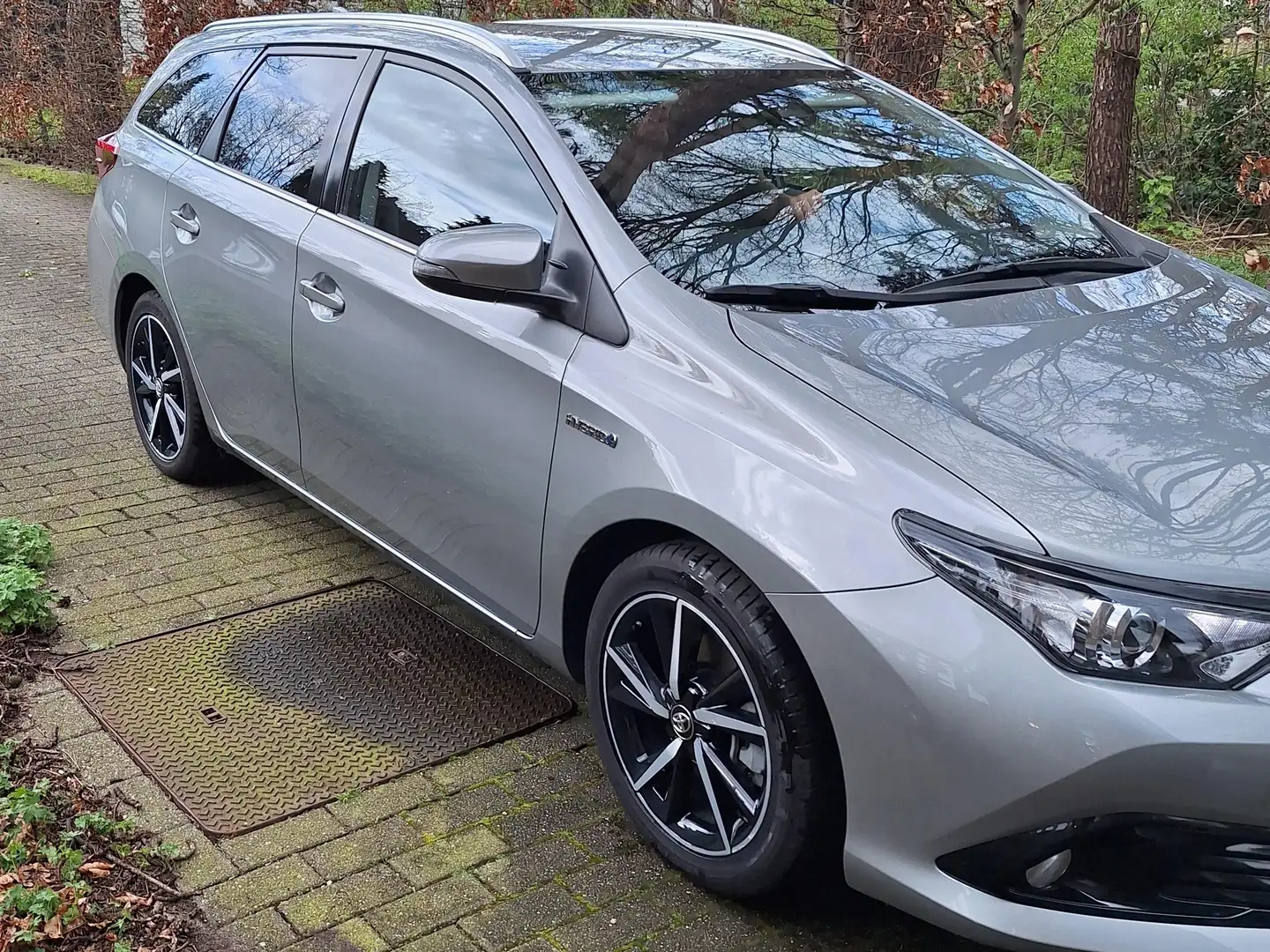 Toyota Auris Auris 1.8 VVT-i Hybrid Automatik TS Style Grijs - 2