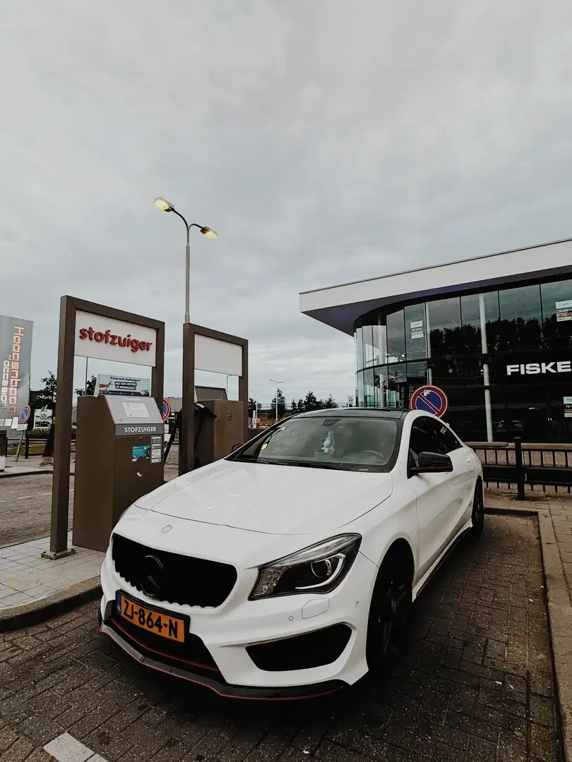 Mercedes-Benz CLA 200 7G-DCT AMG Line - 1