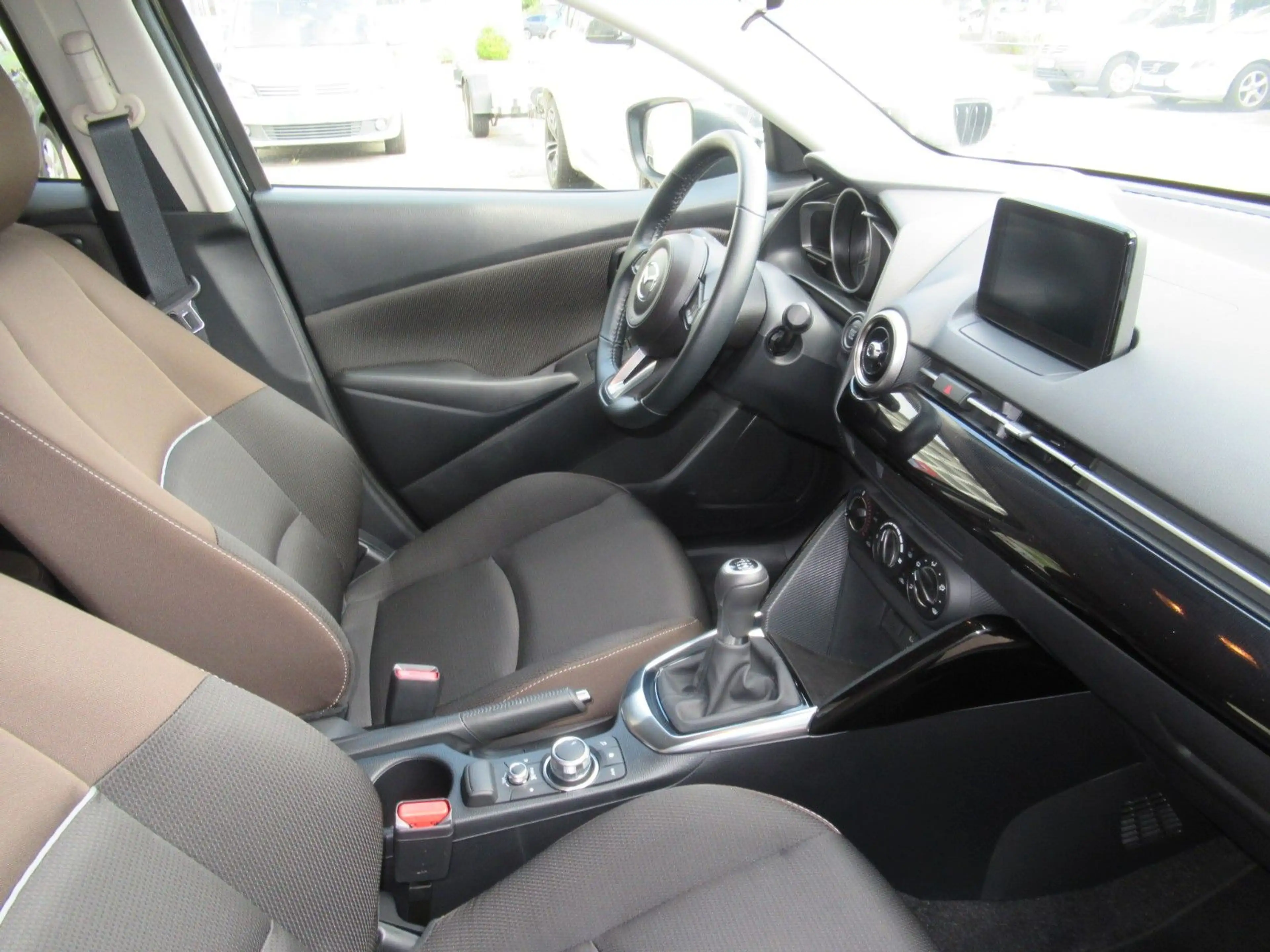 Mazda 2 SKYACTIV Hybrid LED*RÜCKFAHRKAMERA*ALU*12700KM — photo 6