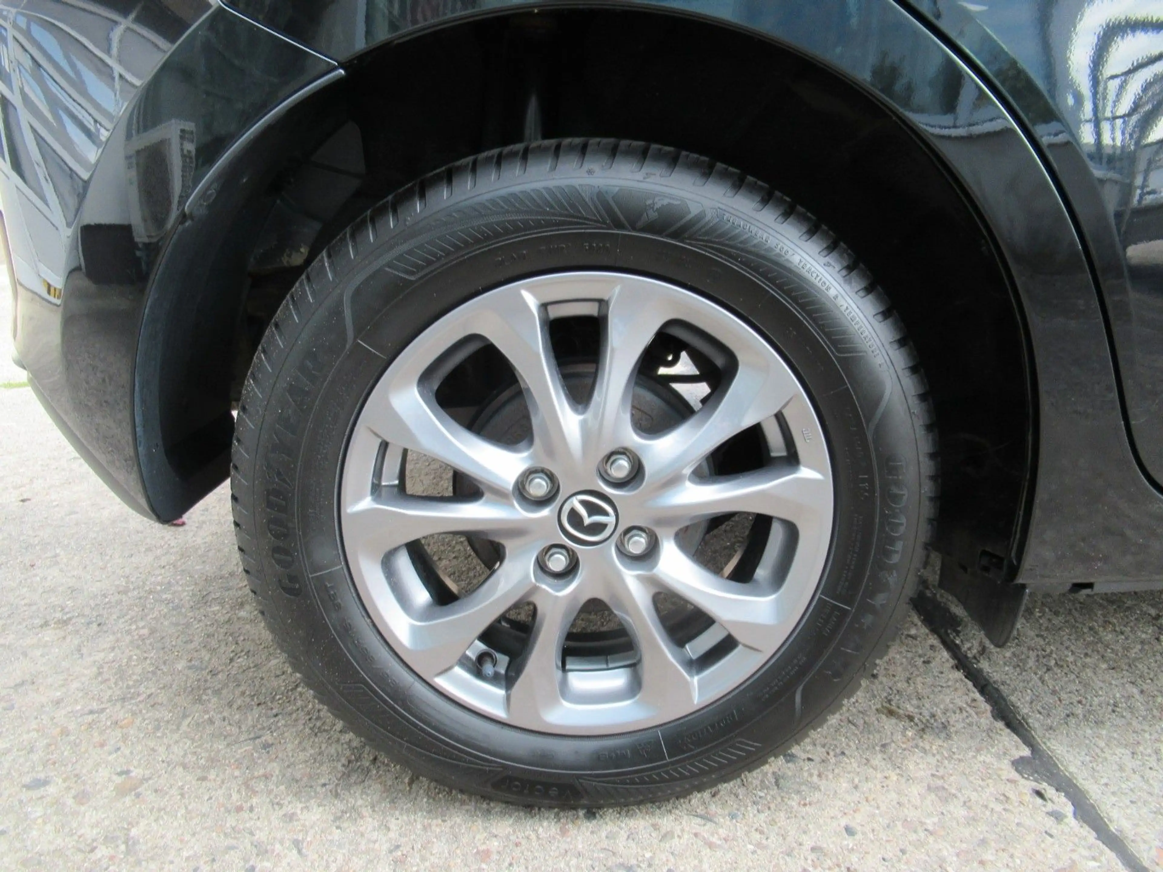 Mazda 2 SKYACTIV Hybrid LED*RÜCKFAHRKAMERA*ALU*12700KM — photo 9