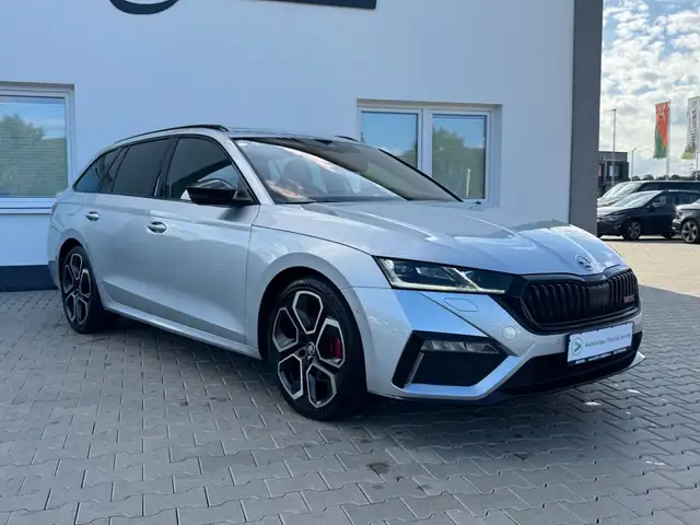 Skoda Octavia view 2