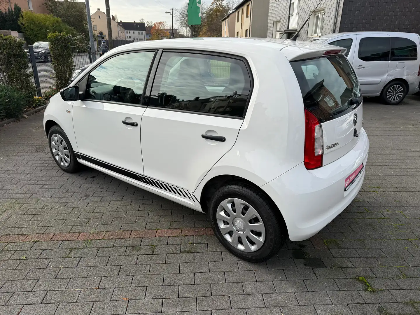 Skoda Citigo Active 4 Türig*Klima*EFH*ZV*1.Vorb.*SH Gepflegt Weiß - 2