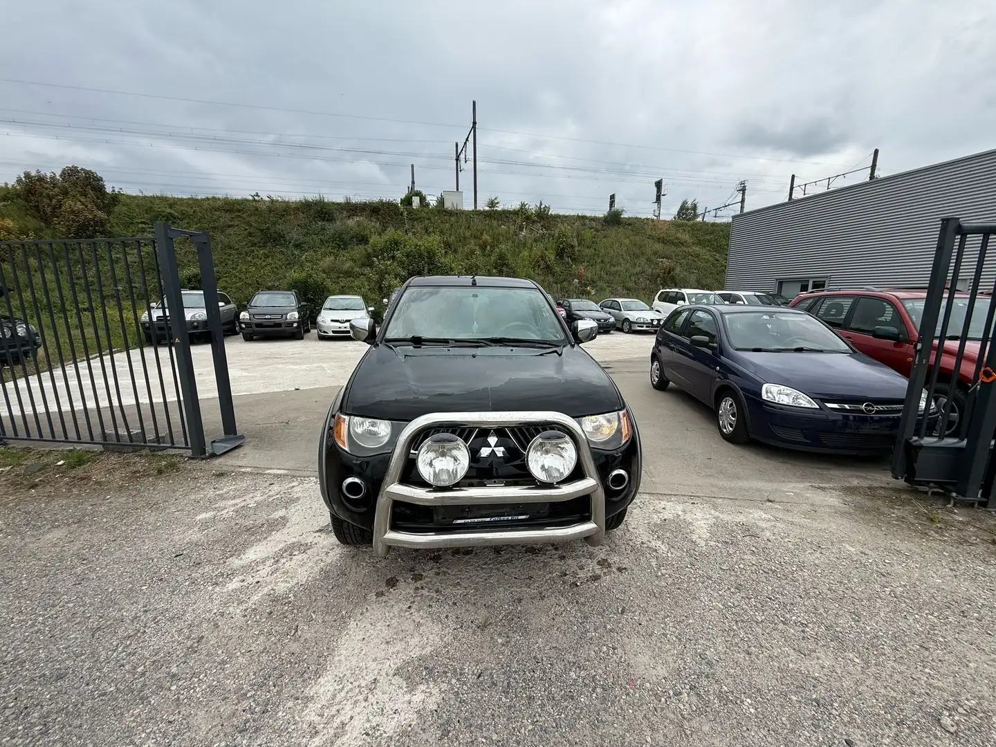 Mitsubishi L200 2.5 Turbo DI-D 4WD City Canyon - 1