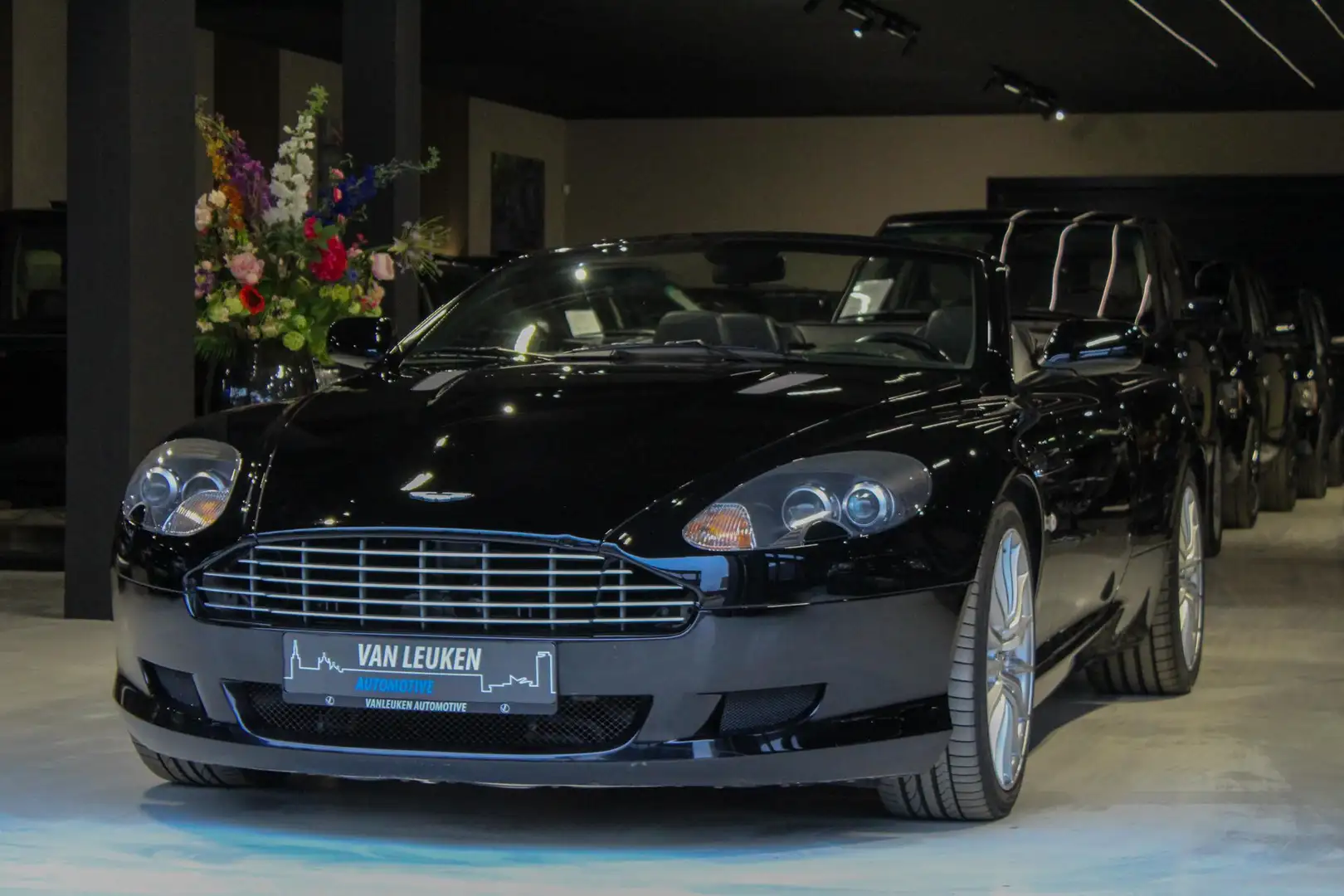 Aston Martin DB9 Volante 5.9 V12 Touchtronic Youngtimer Černá - 2