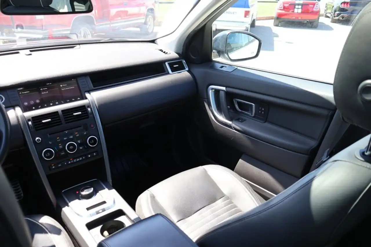 Land Rover Discovery Sport снимка Land Rover Discovery Sport