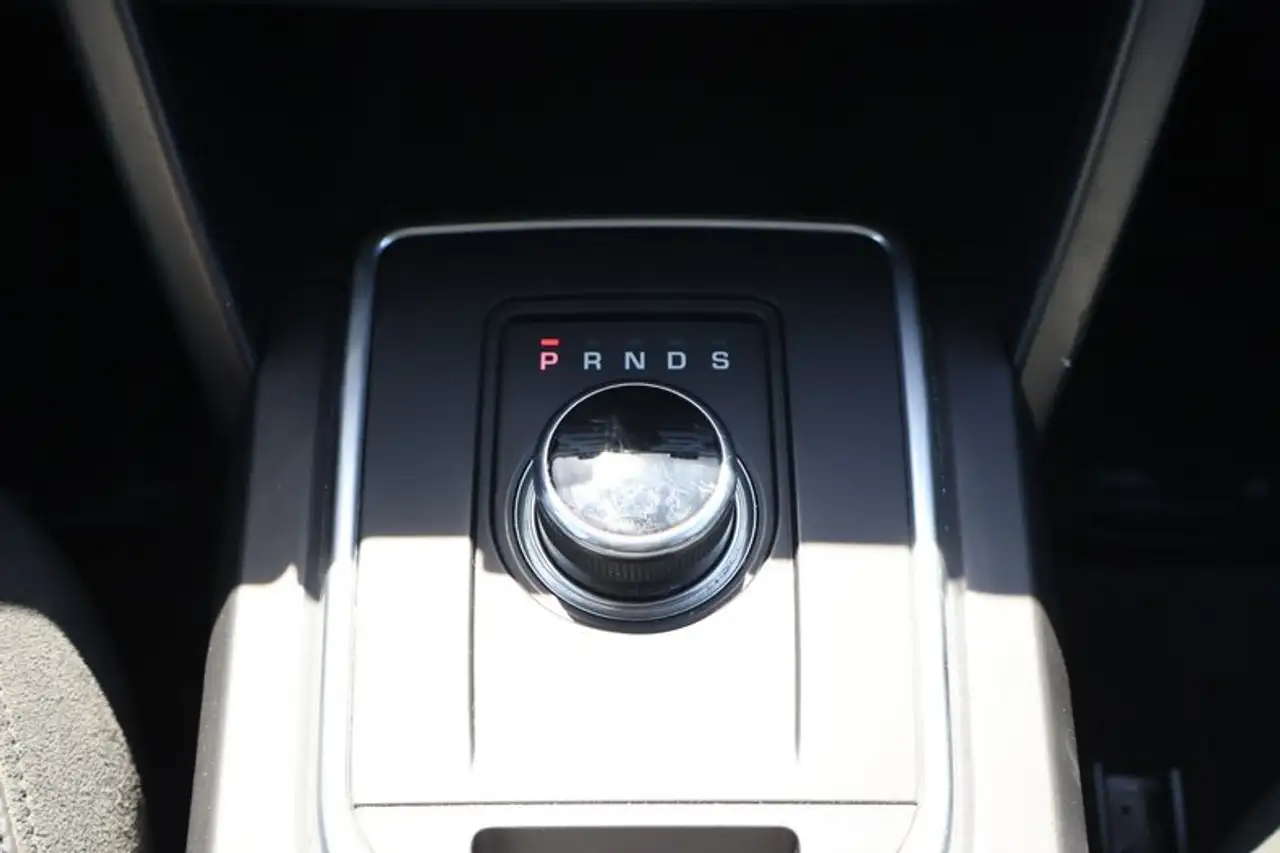 Land Rover Discovery Sport снимка Land Rover Discovery Sport
