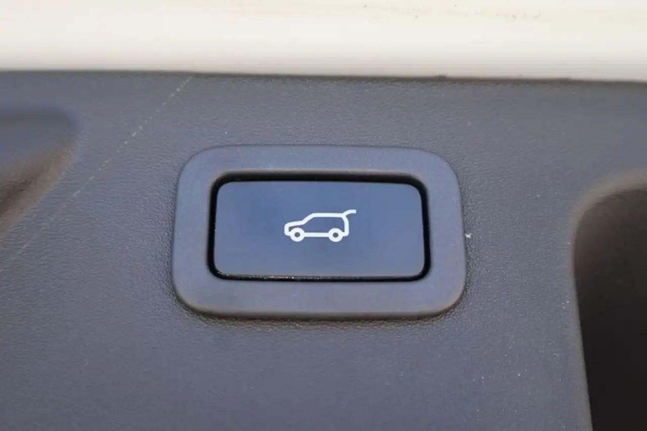 Land Rover Discovery Sport снимка Land Rover Discovery Sport