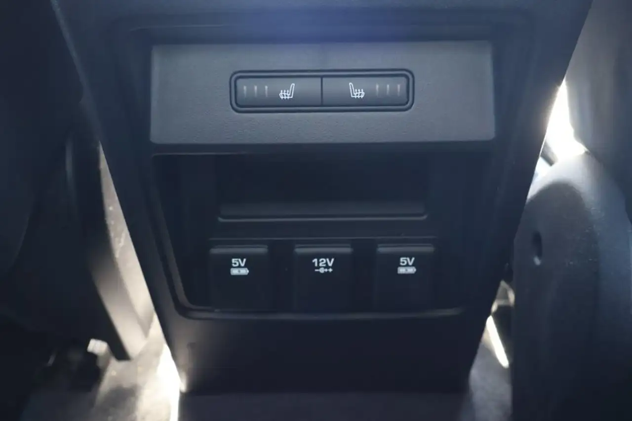 Land Rover Discovery Sport снимка Land Rover Discovery Sport