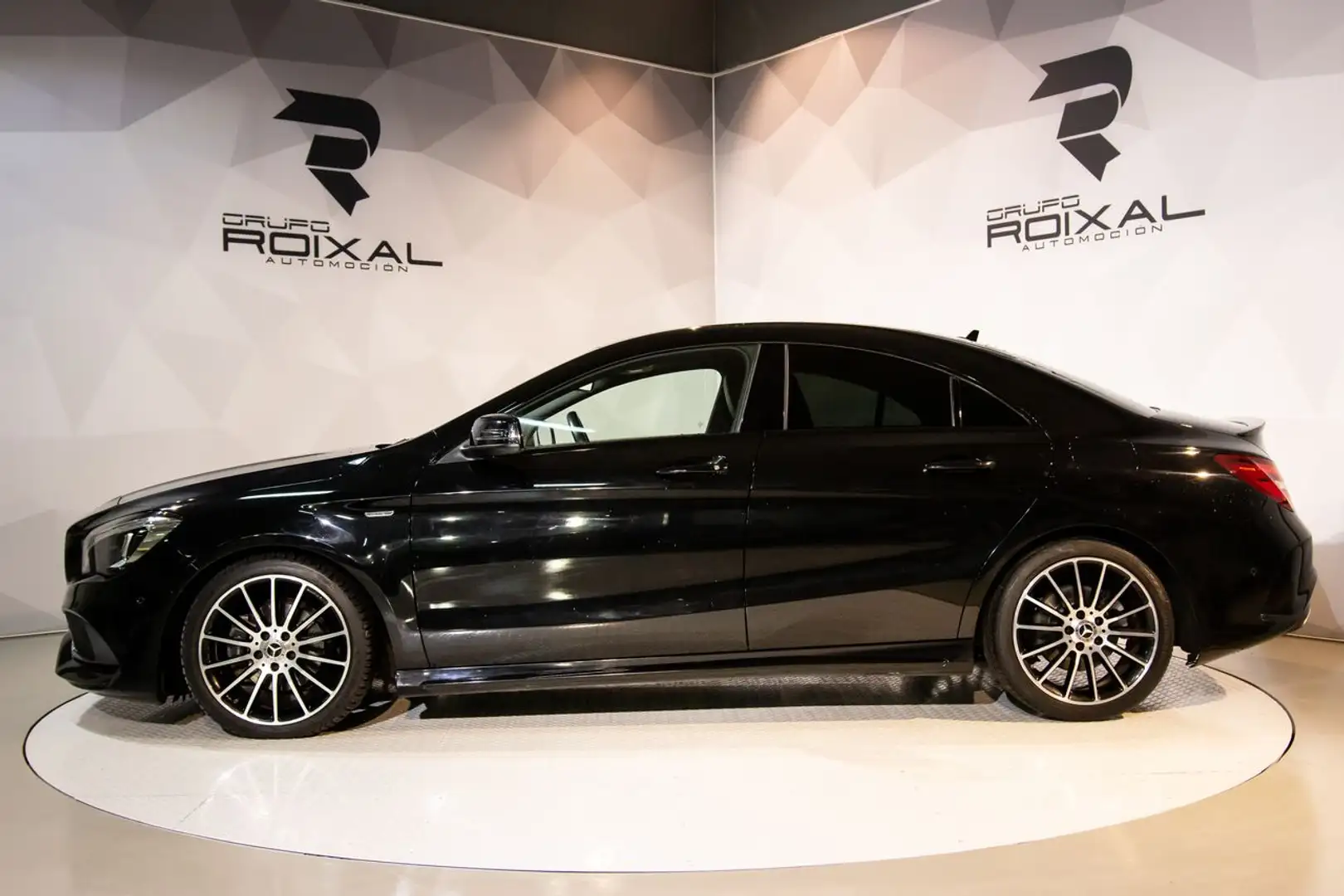 Mercedes-Benz CLA 200 CDI AUT PACK AMG Negro - 2