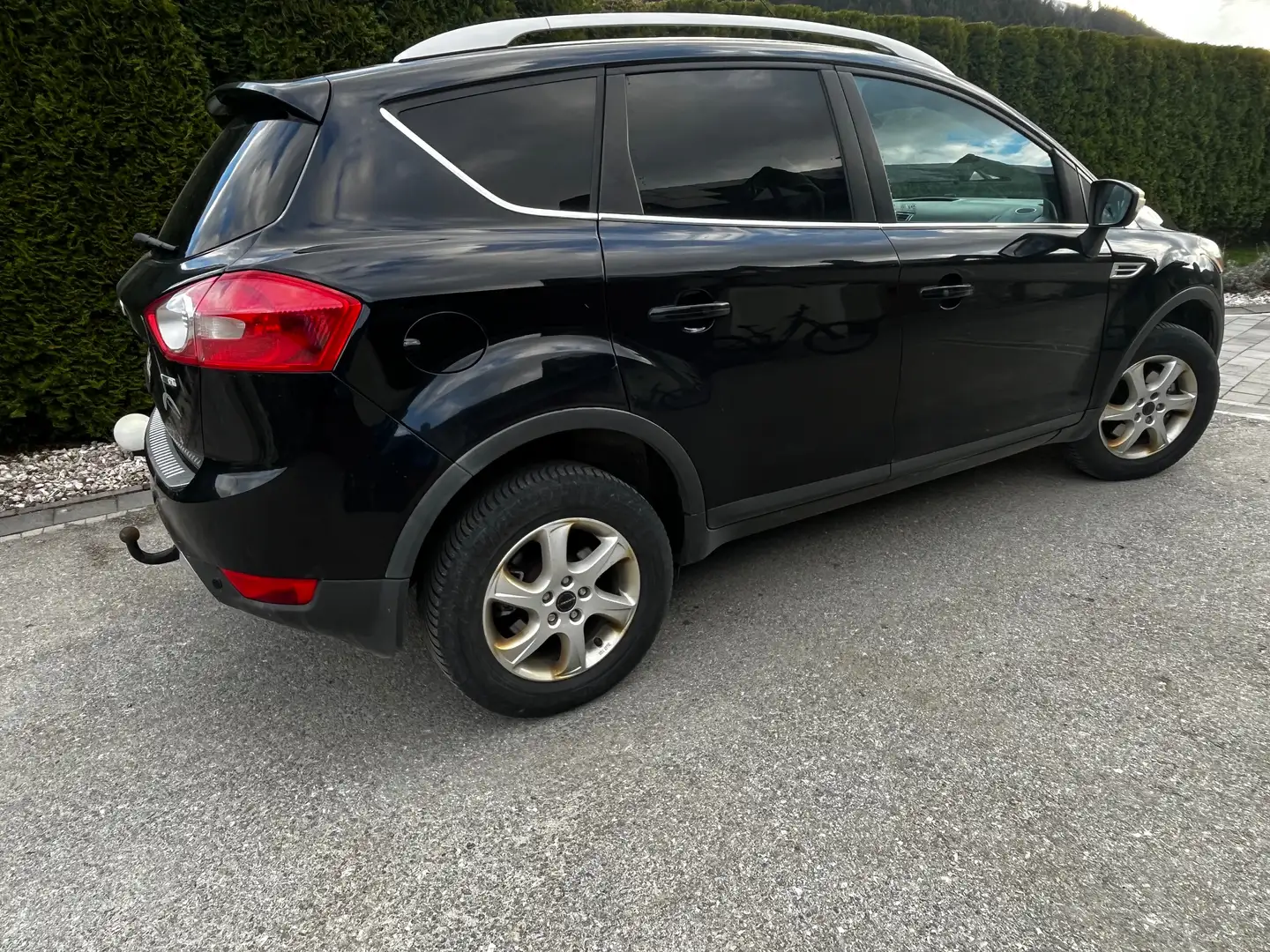 Ford Kuga Kuga 2,0 Titanium 4x4 TDCI DPF Titanium Schwarz - 2