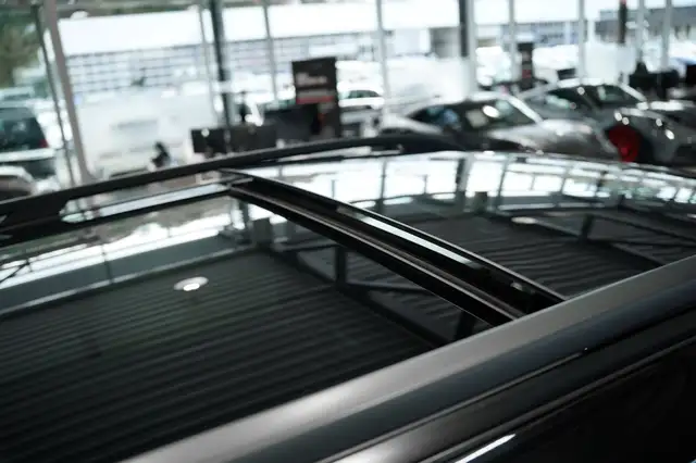 Mercedes-Benz GLE view 11