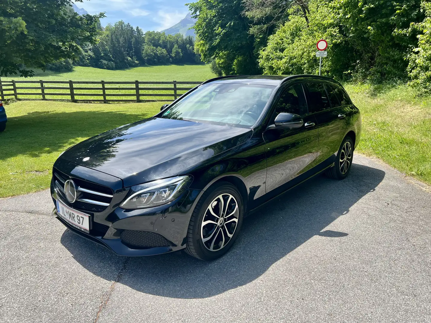 Mercedes-Benz C 220 d T Avantgarde 4MATIC Aut. Schwarz - 2
