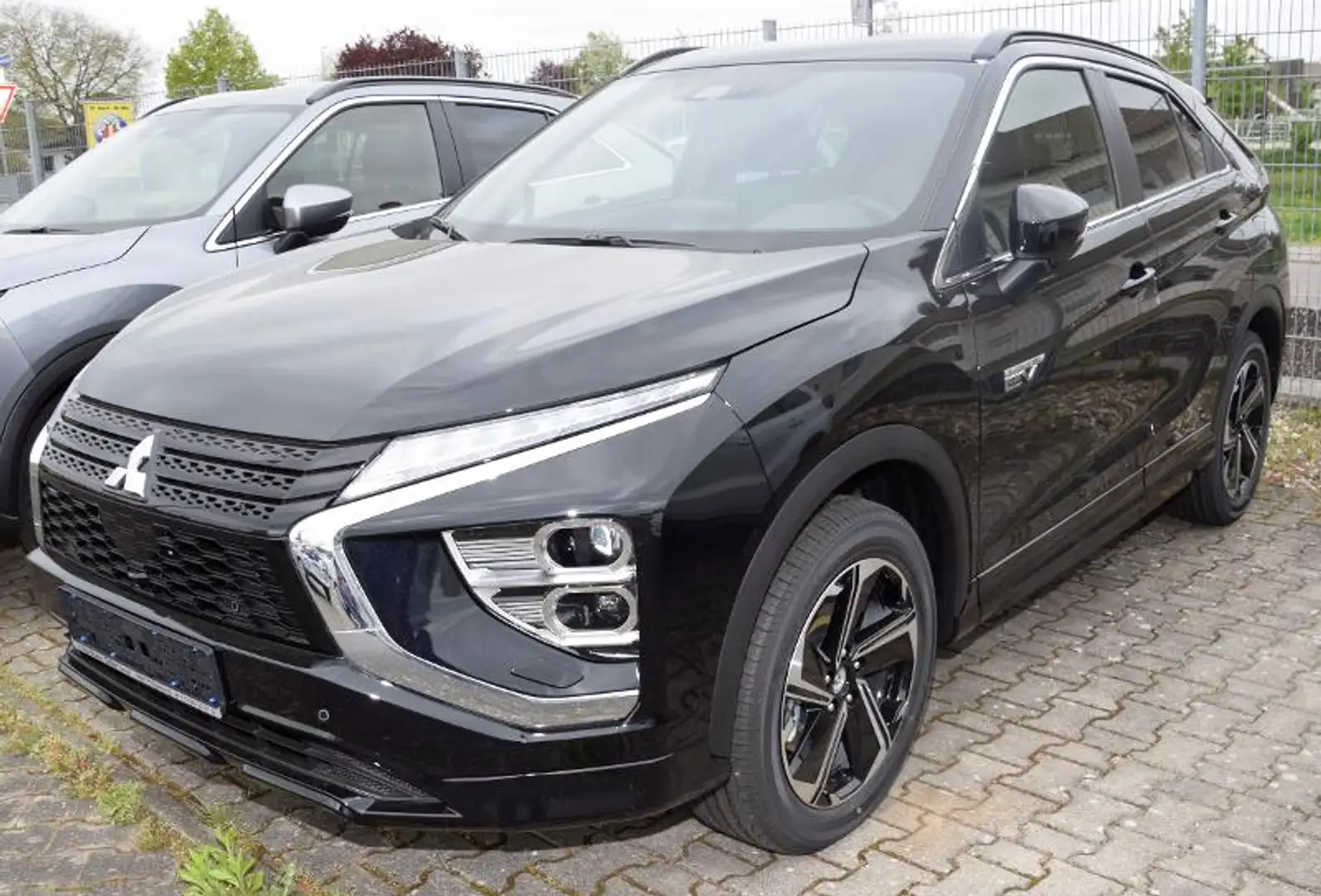 Mitsubishi Eclipse Cross Plug-in Hybrid PLUS Select Schwarz - 2