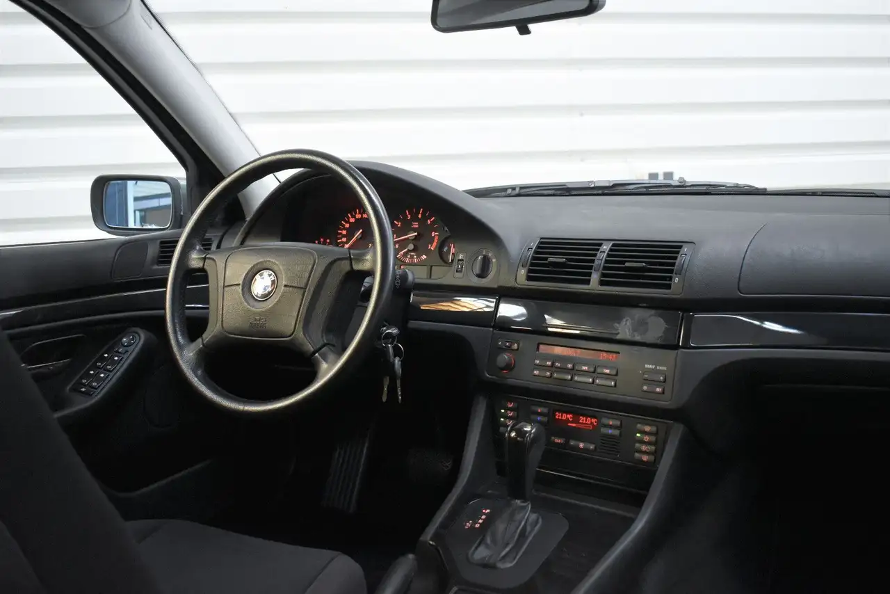 BMW 520 i Automatik+Klima+Servo, foto 12