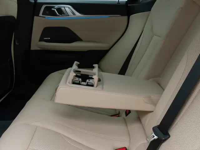 BMW I4 view 27